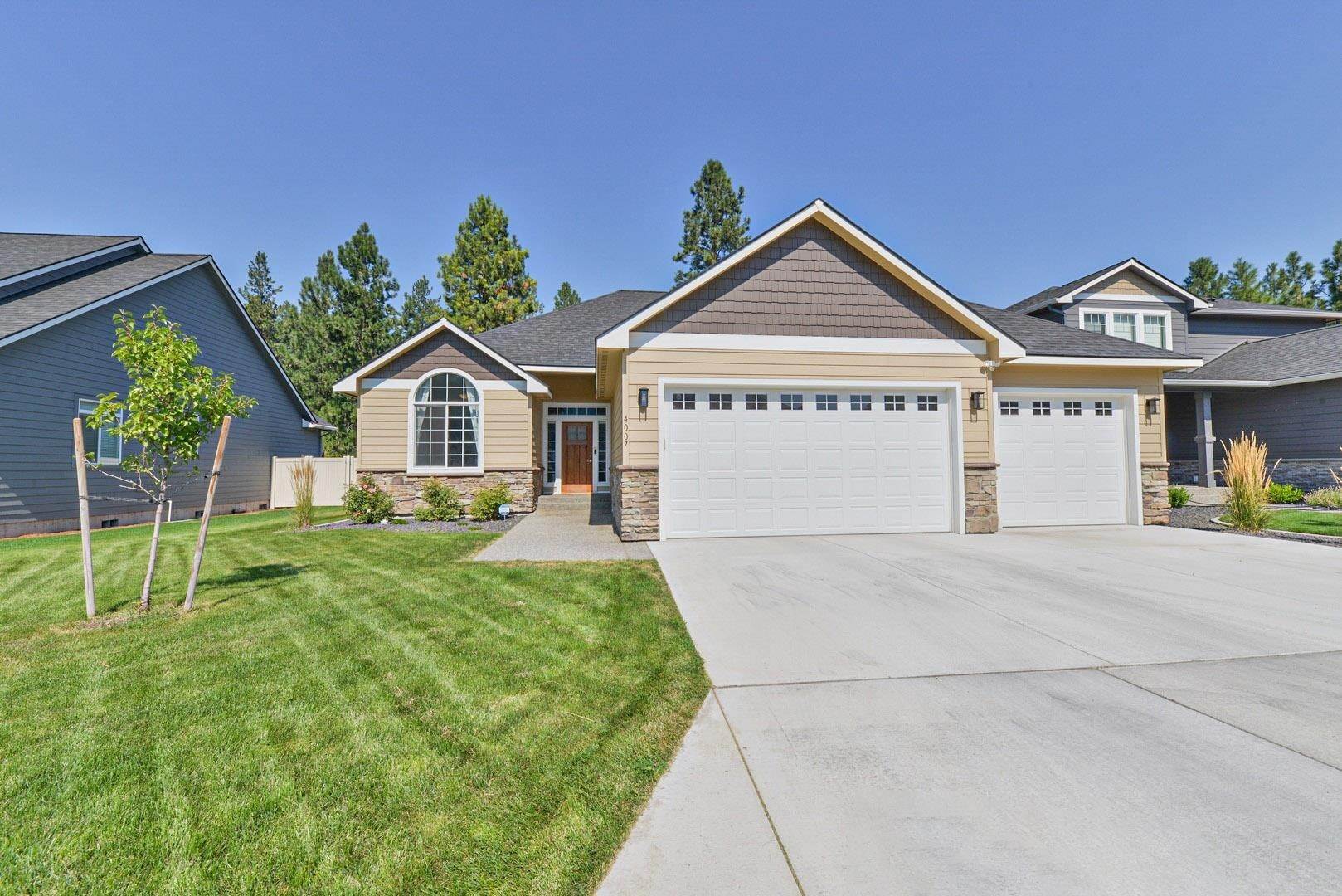 2. Single Family Homes for Sale at 4007 S University Court Spokane Valley, Washington 99206 United States