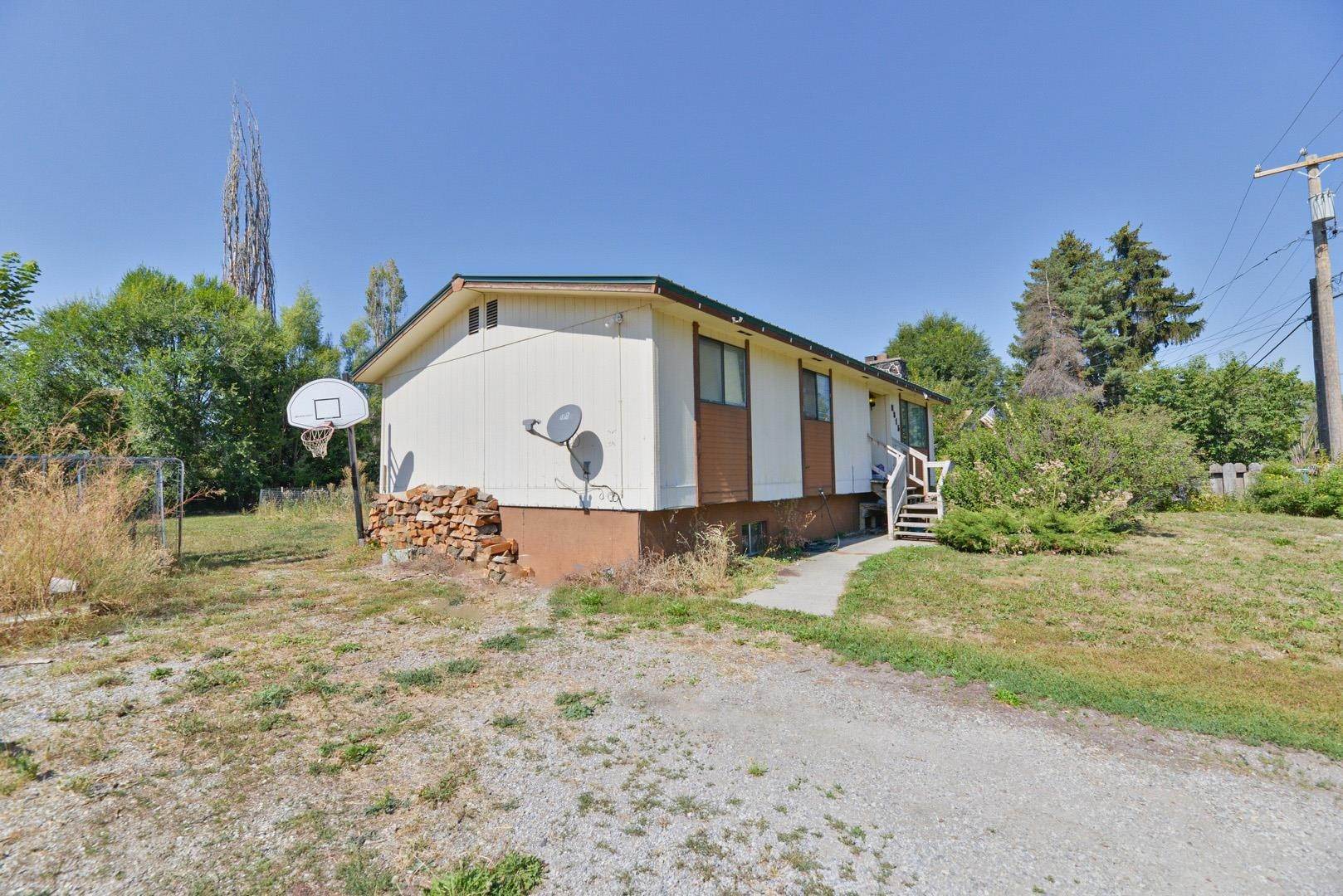 2. Single Family Homes for Sale at 815 Kruger Street Chewelah, Washington 99109 United States