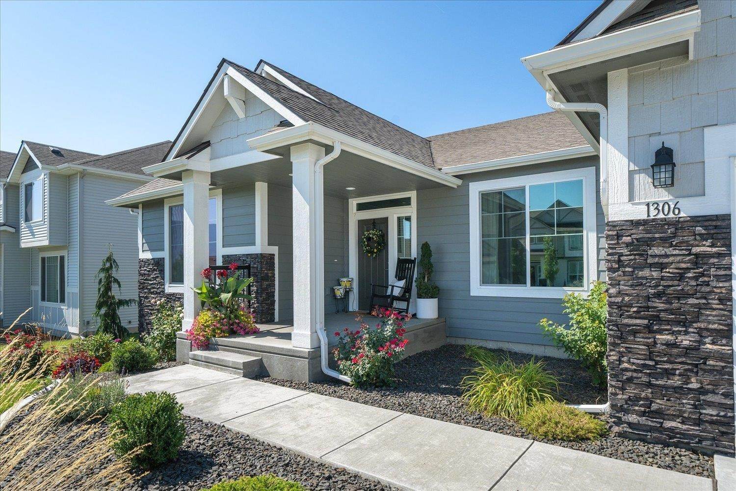 3. Single Family Homes for Sale at 1306 S Hodges Street Greenacres, Washington 99016 United States