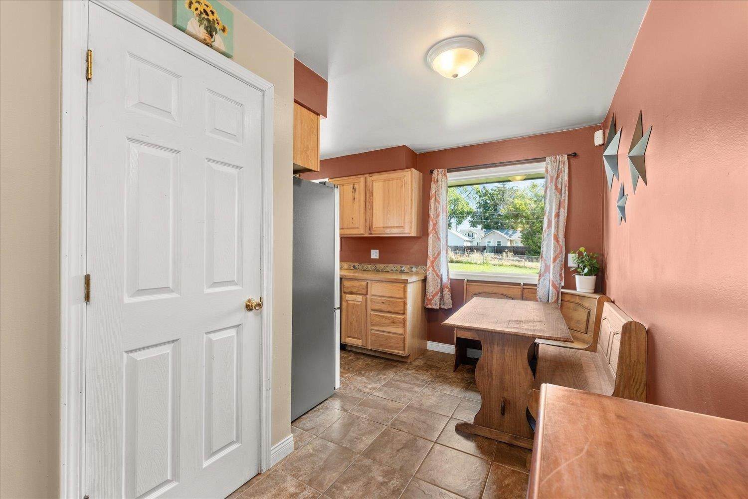 8. Single Family Homes for Sale at 3418 N Ella Road Spokane Valley, Washington 99212 United States
