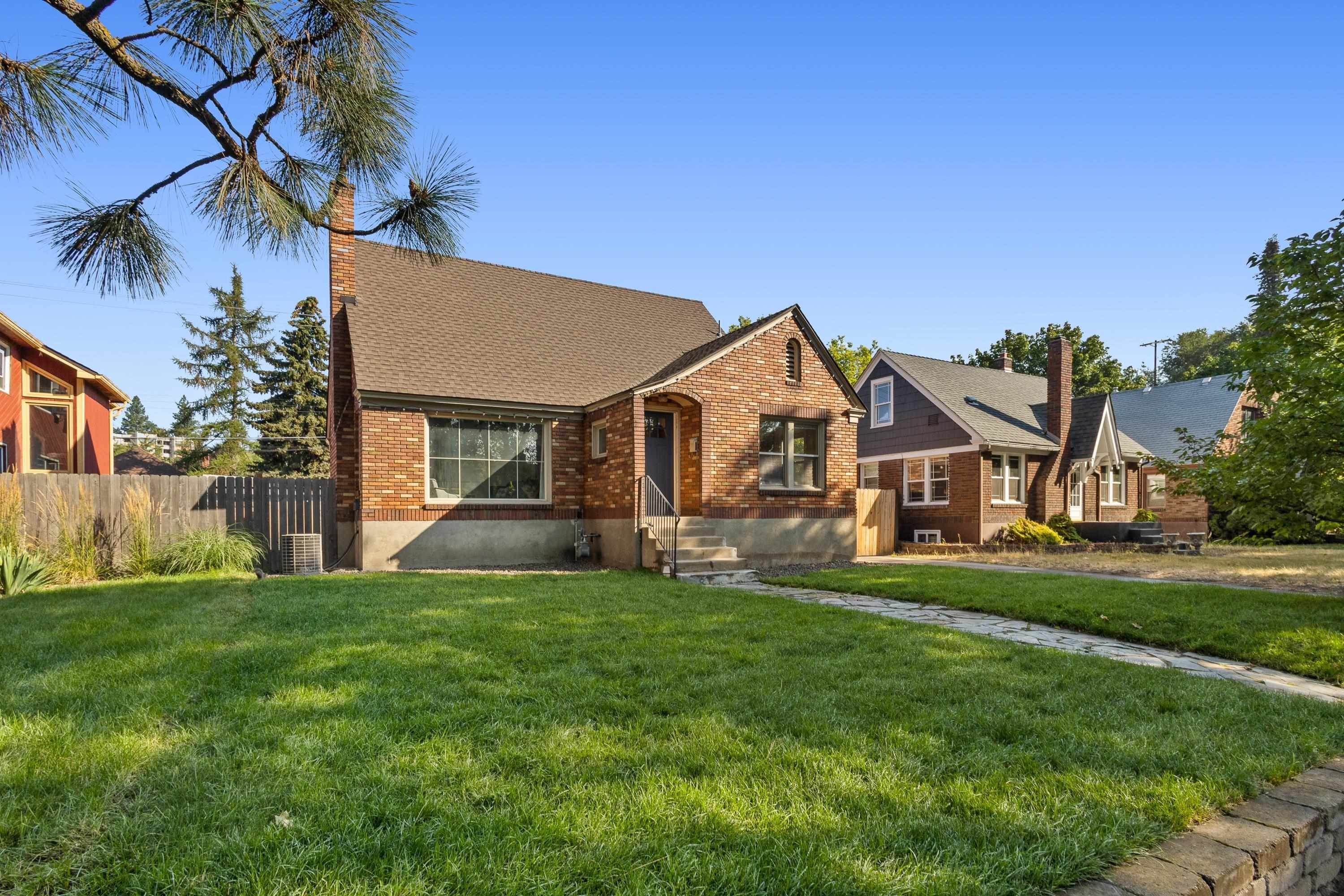 3. Single Family Homes for Sale at 114 W Park Place Spokane, Washington 99205 United States