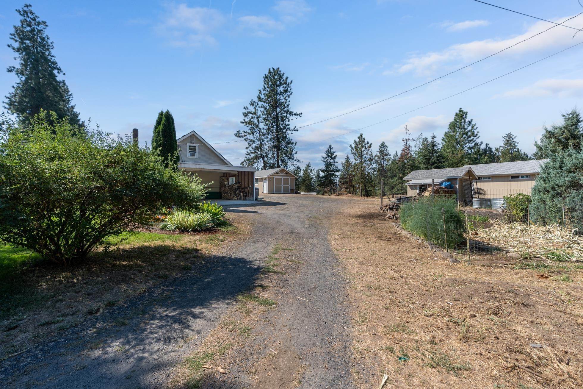 3. Single Family Homes for Sale at 4220 S Dorset Road Spokane, Washington 99224 United States