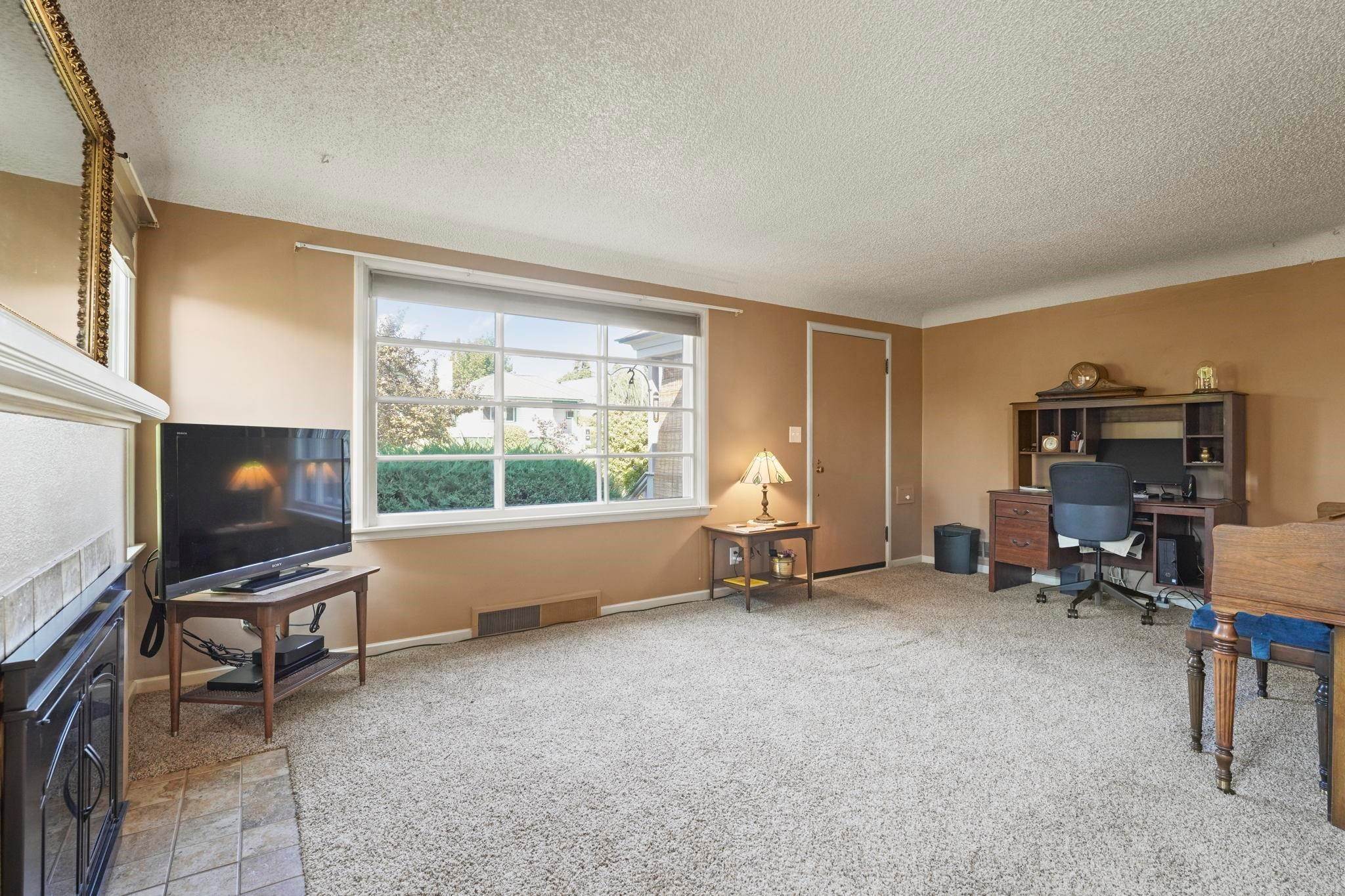 12. Single Family Homes for Sale at 2715 W Longfellow Avenue Spokane, Washington 99205 United States