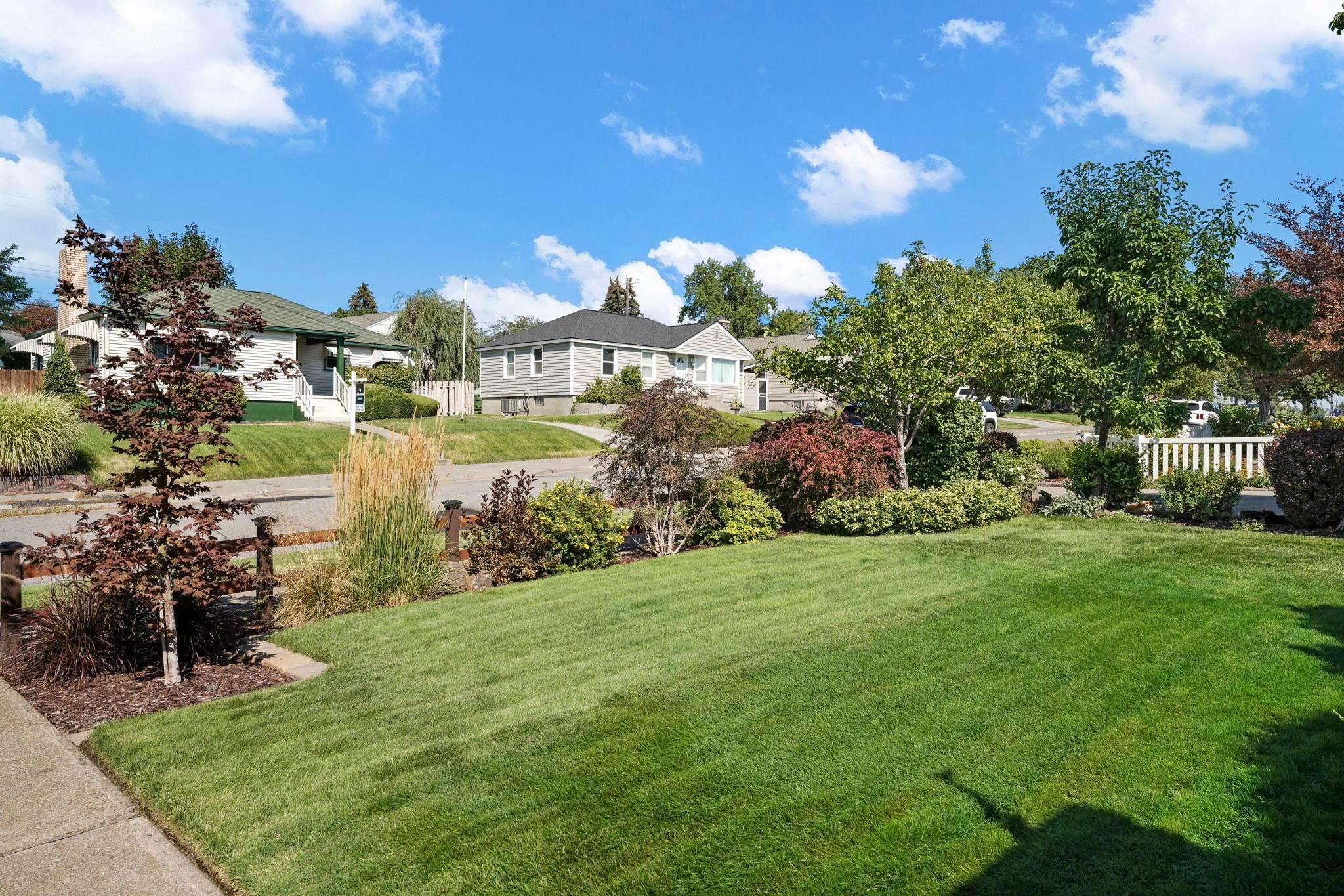 6. Single Family Homes for Sale at 2715 W Longfellow Avenue Spokane, Washington 99205 United States