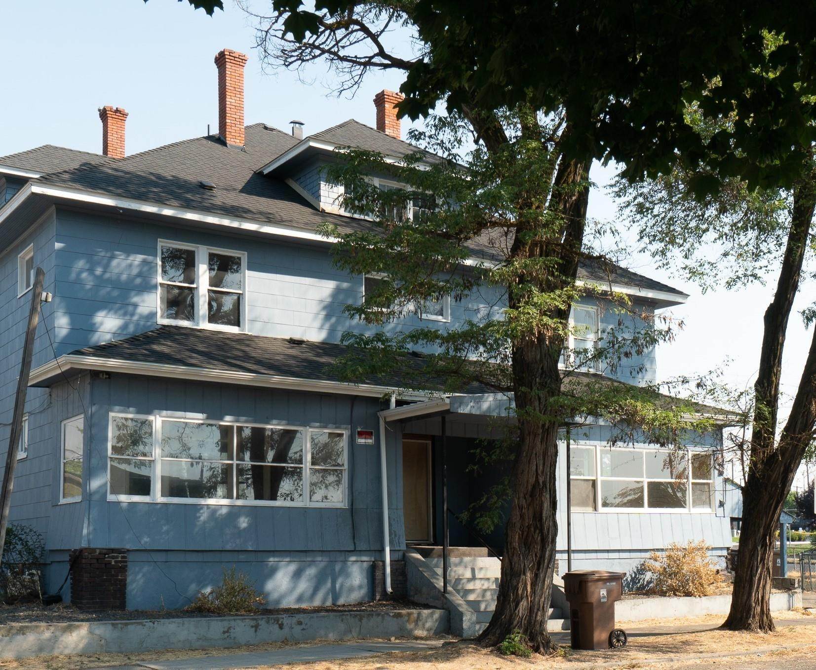 Residential Income for Sale at 1708 W Gardner Avenue Spokane, Washington 99201 United States