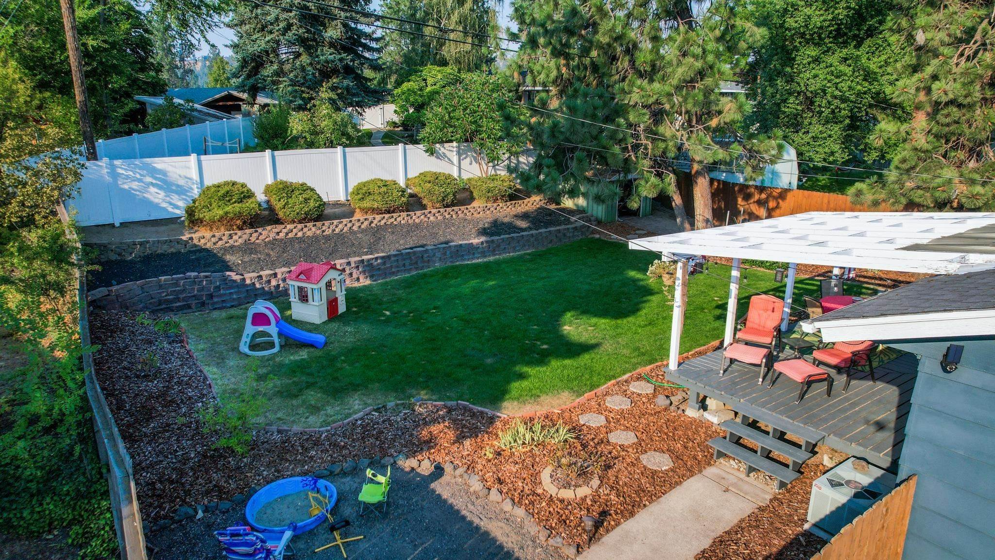 10. Single Family Homes for Sale at 3806 W Francis Avenue Spokane, Washington 99205 United States