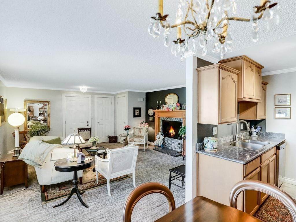 9. Single Family Homes for Sale at 837 S Cowley Street Spokane, Washington 99202 United States
