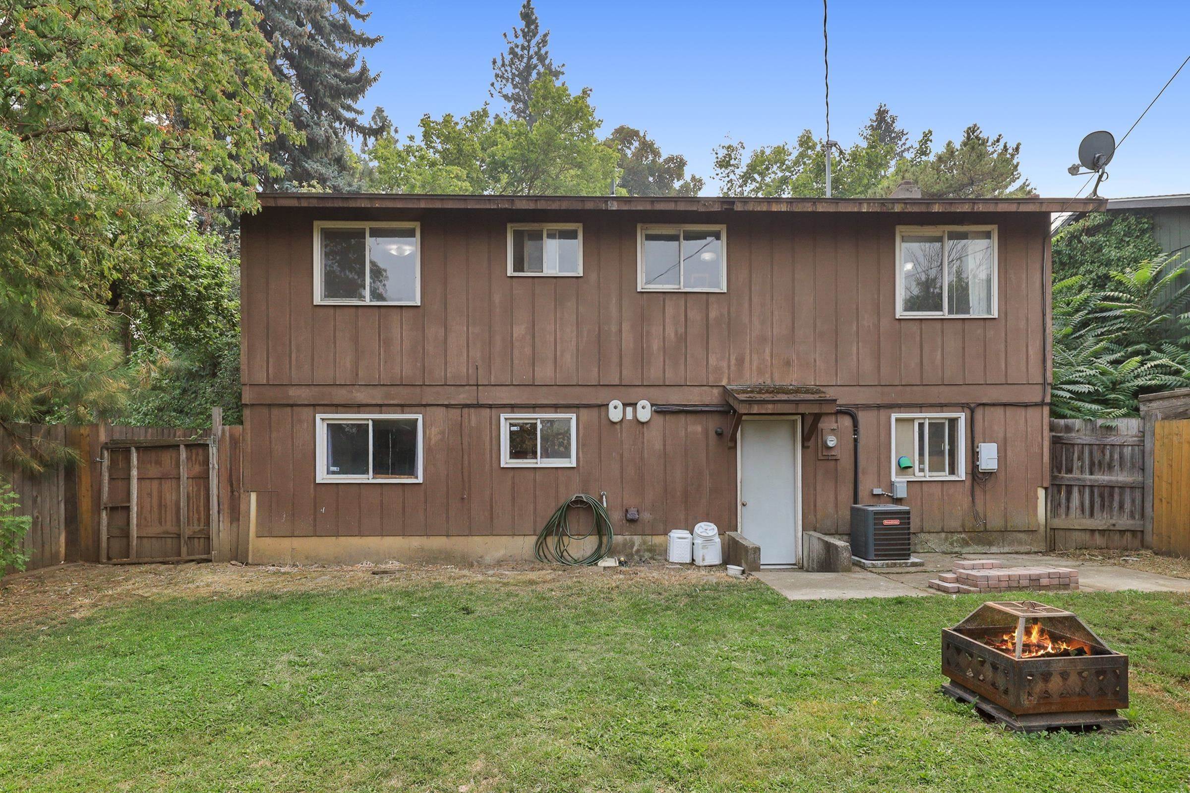 18. Single Family Homes for Sale at 1847 E 13th Avenue Spokane, Washington 99202 United States