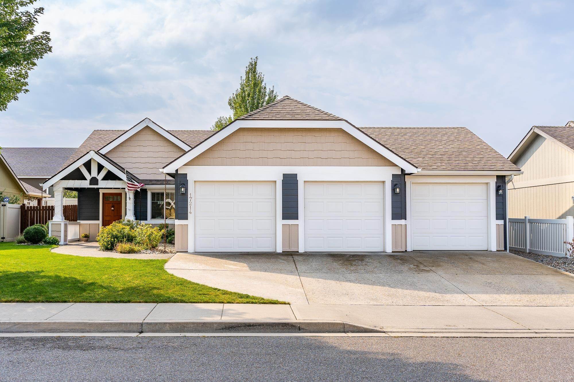 Single Family Homes for Sale at 17214 E Nora Avenue Avenue Spokane Valley, Washington 99016 United States