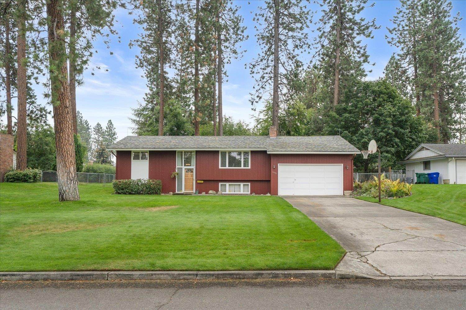 Single Family Homes for Sale at 11406 E 17th Avenue Spokane Valley, Washington 99206 United States