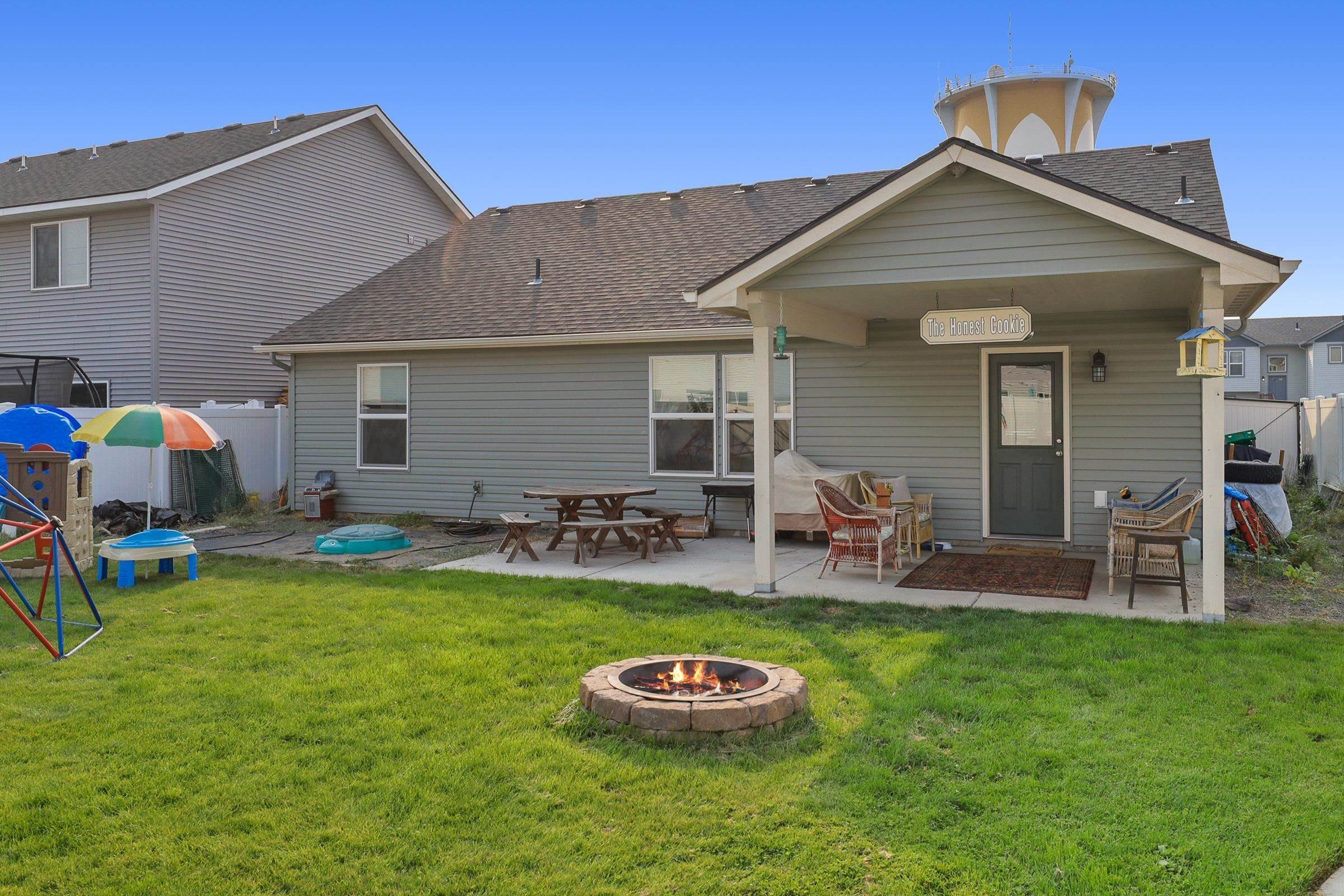18. Single Family Homes for Sale at 8806 N Cannon Street Spokane, Washington 99208 United States