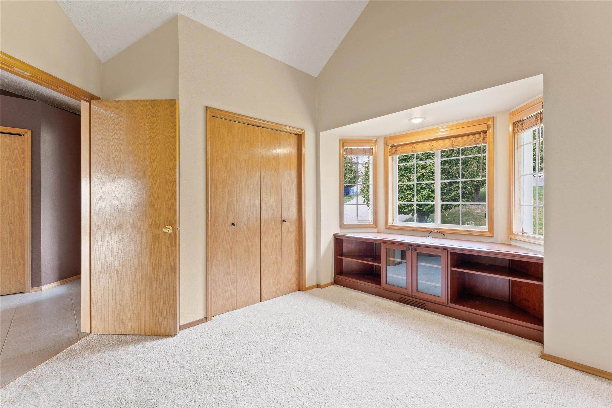 15. Single Family Homes for Sale at 5316 N Riblet View Lane Spokane, Washington 99212 United States