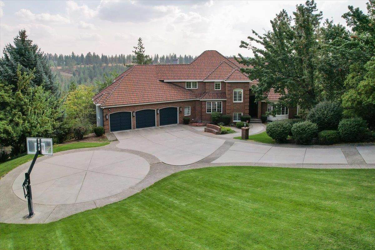 3. Single Family Homes for Sale at 1909 E Westminster Lane Spokane, Washington 99223 United States
