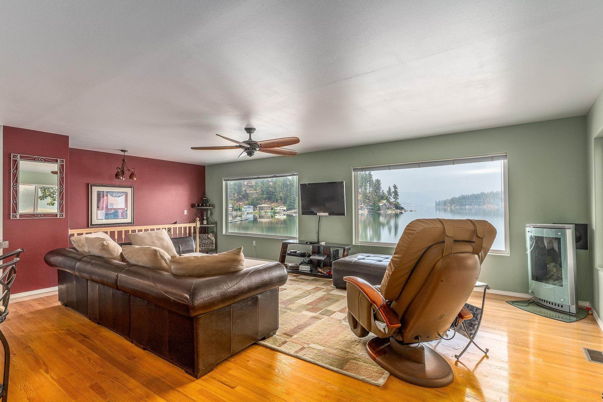 4. Single Family Homes for Sale at 11617 N Honeymoon Bay Road Newman Lake, Washington 99025 United States