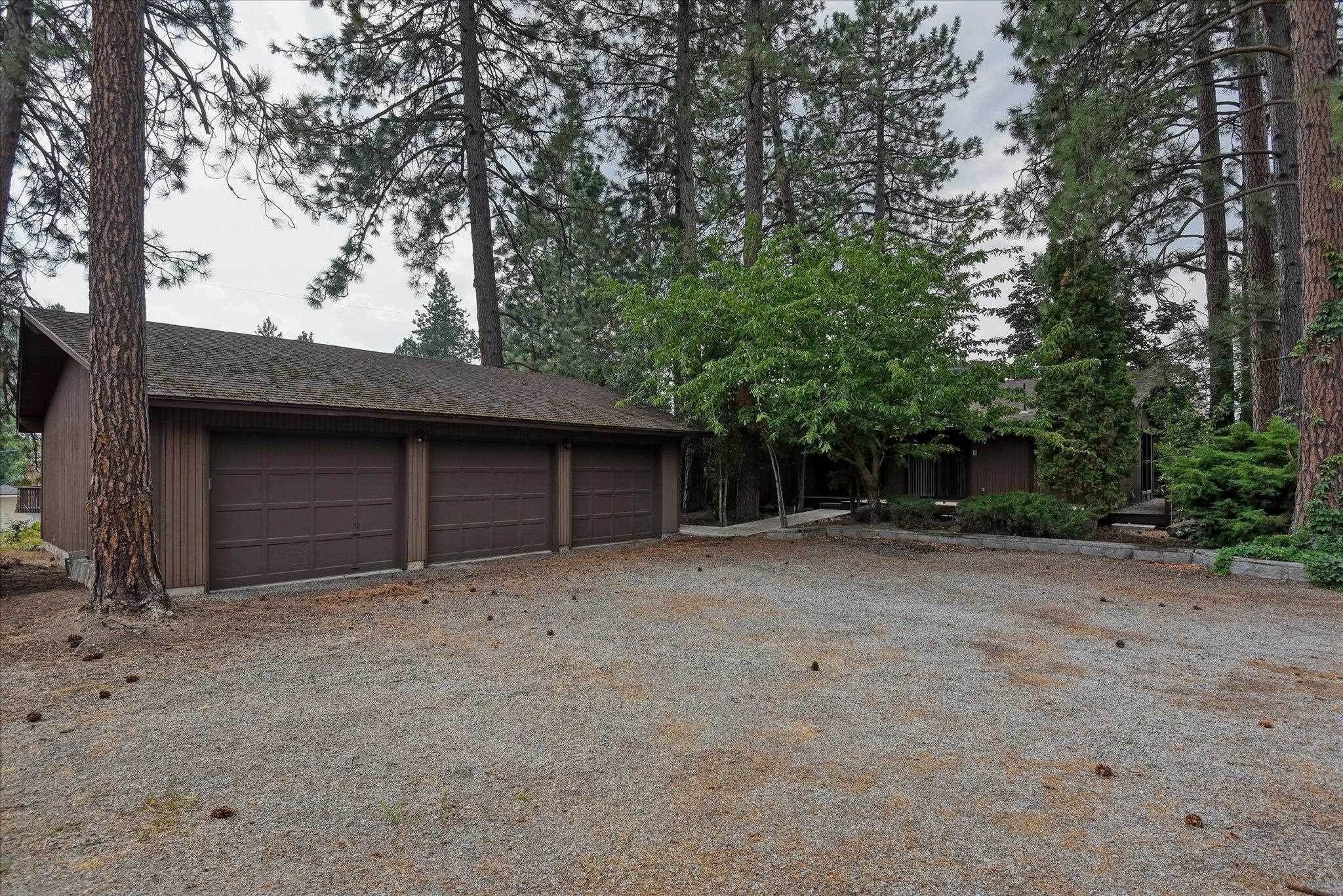 6. Single Family Homes for Sale at 12507 E 24th Avenue Spokane Valley, Washington 99216 United States