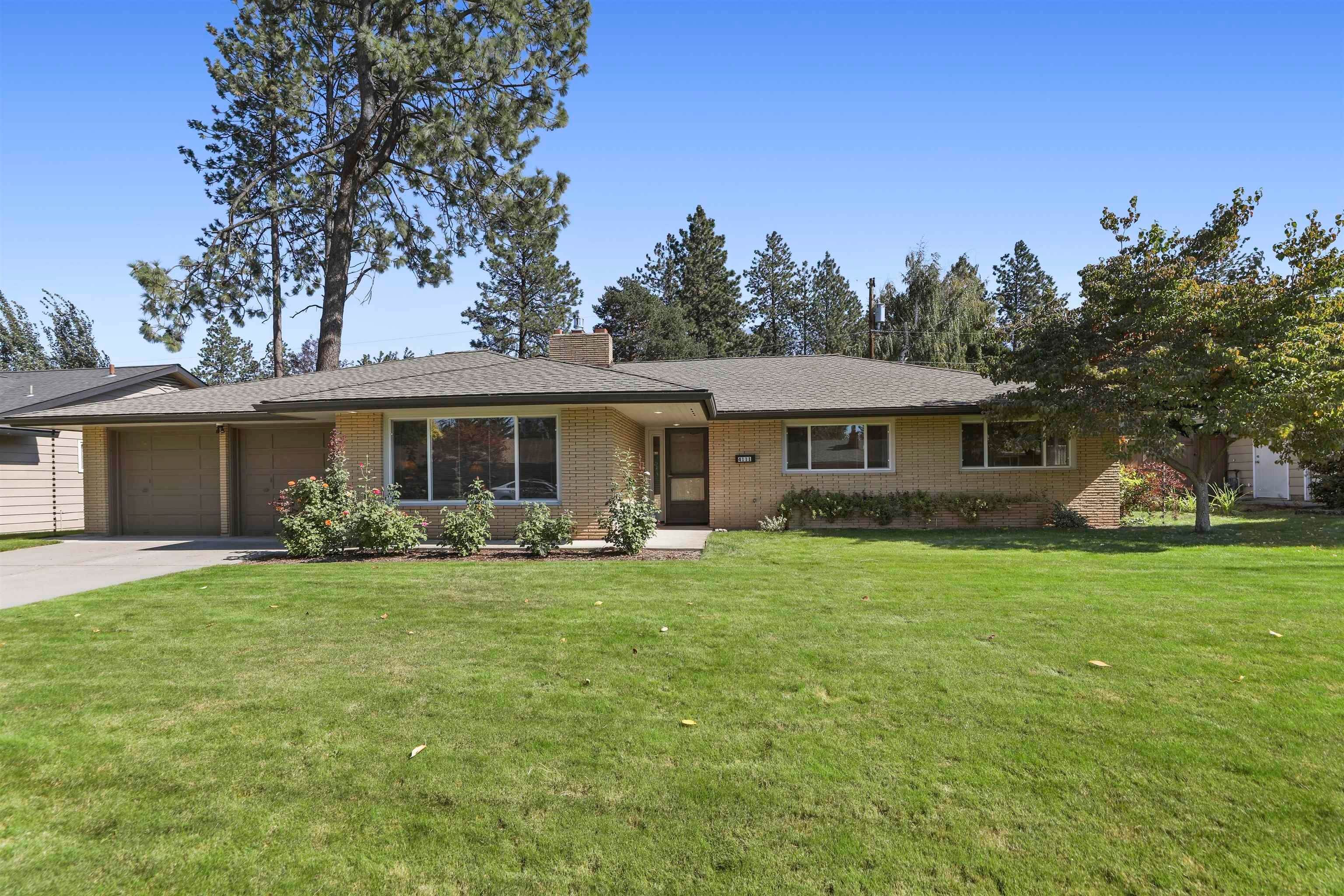 Single Family Homes for Sale at 4111 S Madelia Street Spokane, Washington 99203 United States