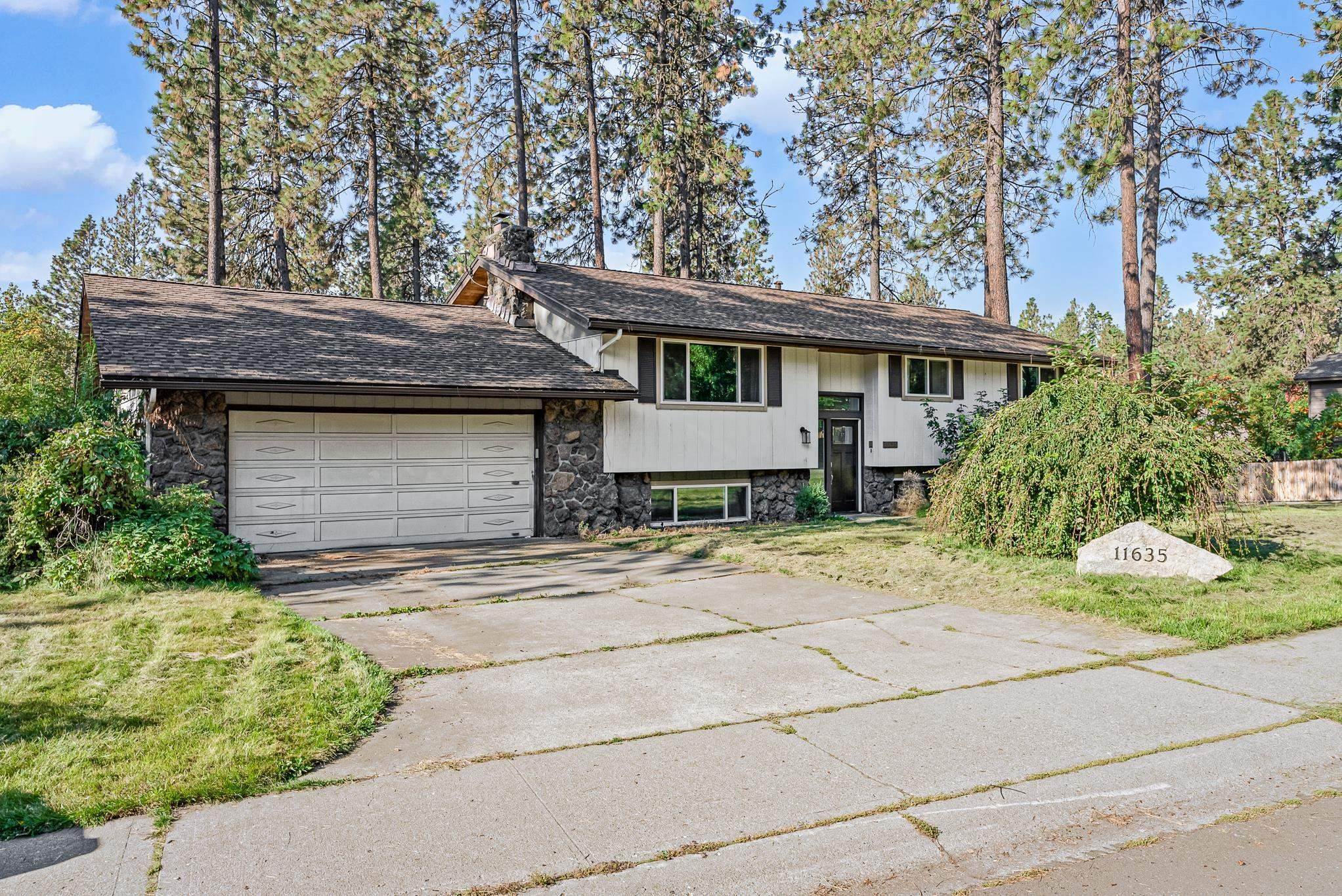 2. Single Family Homes for Sale at 11635 N Fairwood Drive Spokane, Washington 99218 United States
