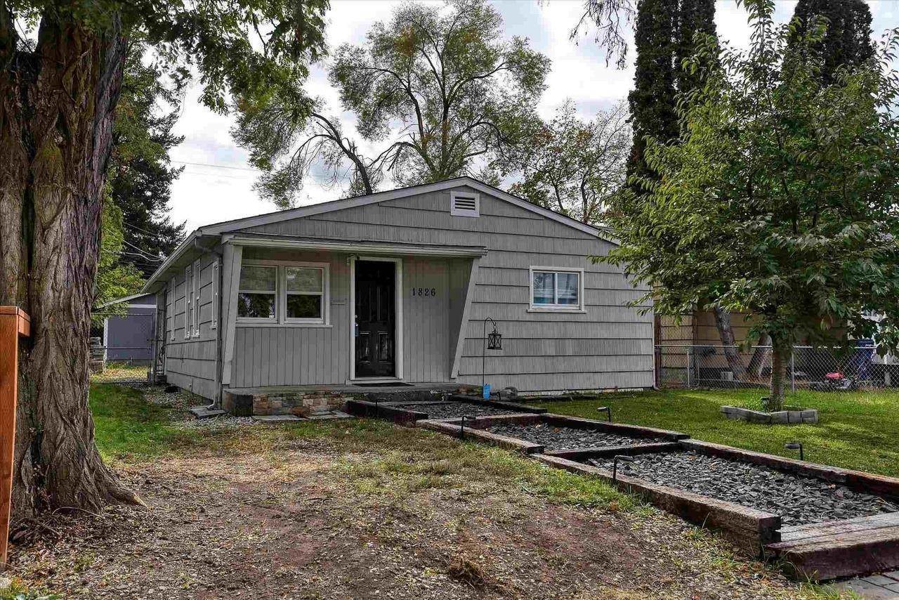 Single Family Homes for Sale at 1826 E 4th Avenue Spokane, Washington 99202 United States