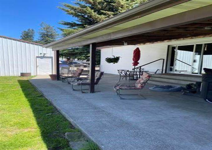 3. Single Family Homes for Sale at 26215 E Kildea Road Newman Lake, Washington 99025 United States
