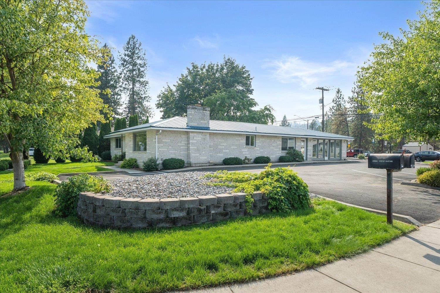 6. Commercial for Sale at 8306 N Wall Street Spokane, Washington 99208 United States