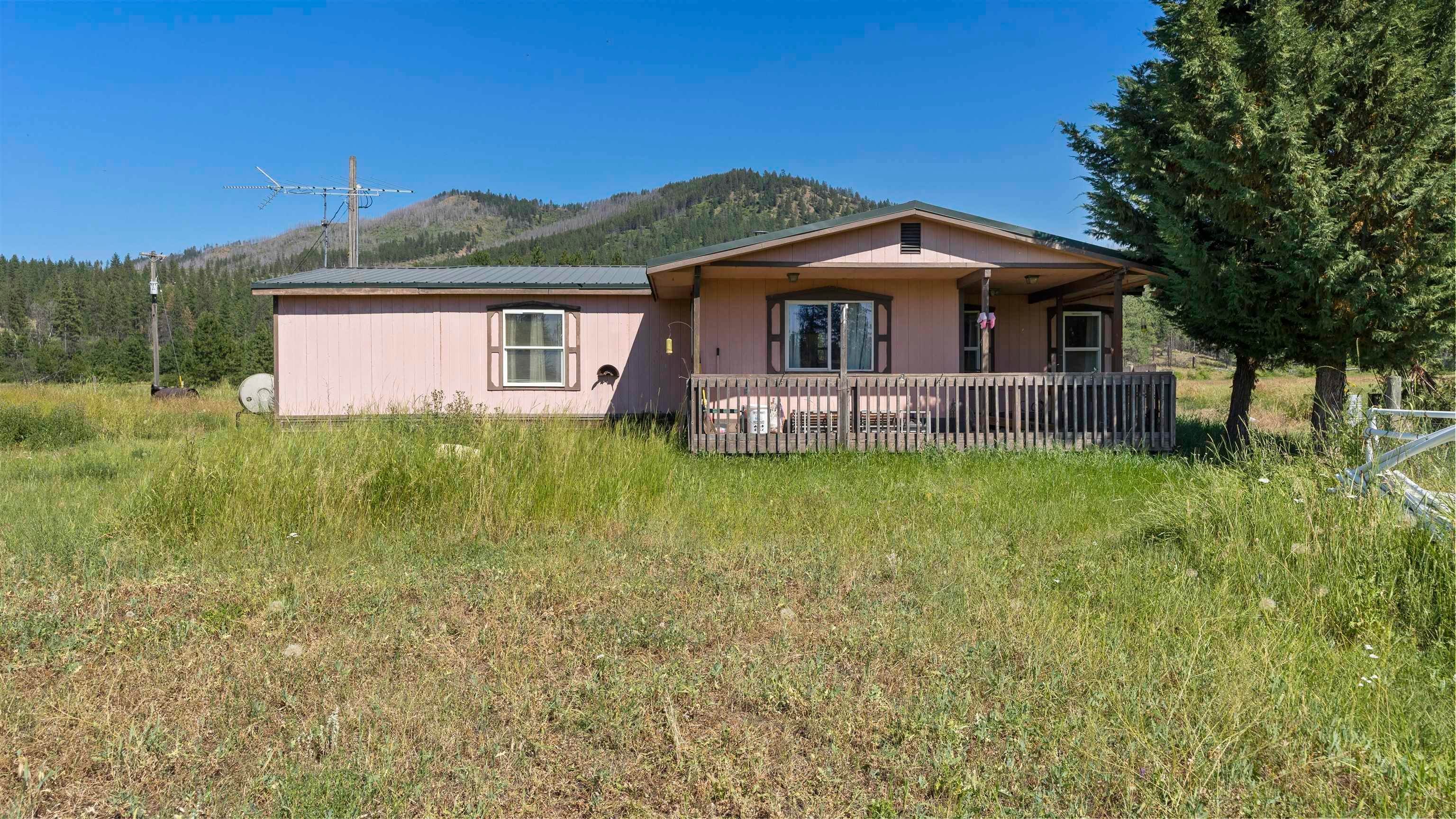Single Family Homes for Sale at 6171 C Coyote Canyon Road Fruitland, Washington 99129 United States