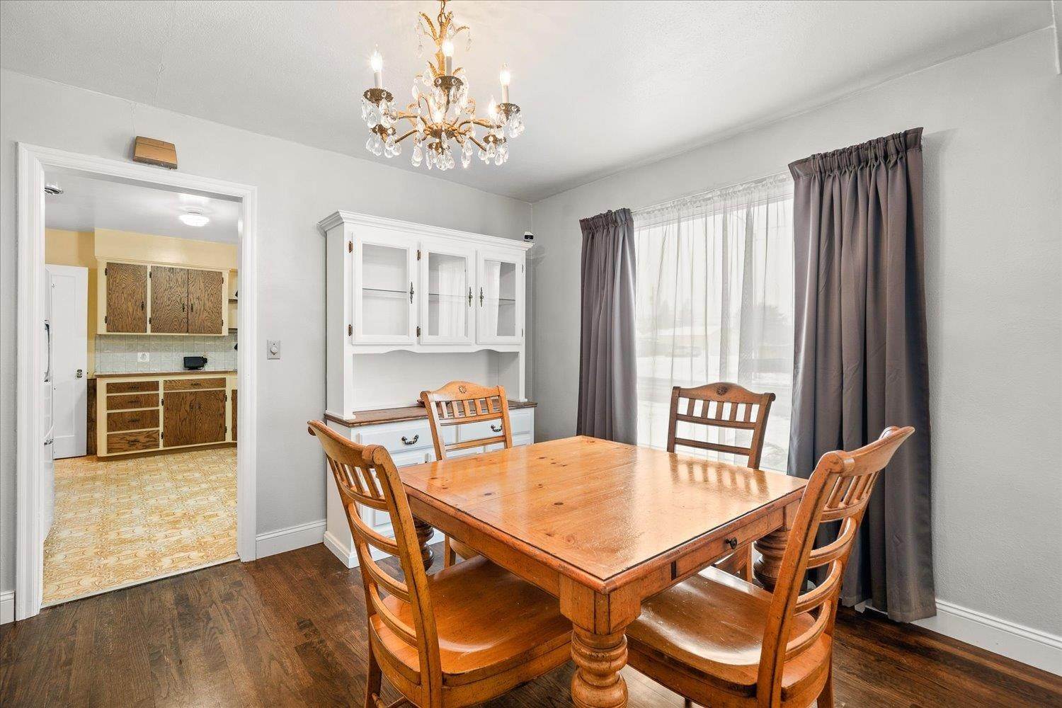 11. Single Family Homes for Sale at 5608 N Monroe Street Spokane, Washington 99205 United States