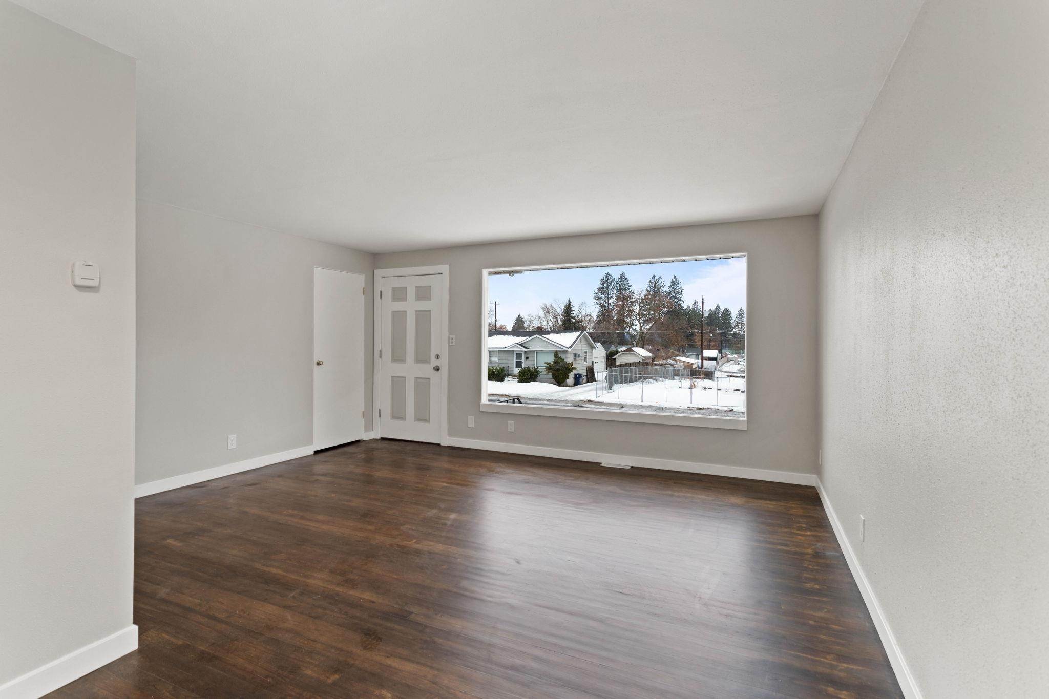 4. Single Family Homes for Sale at 6214 N Maple Street Spokane, Washington 99205 United States