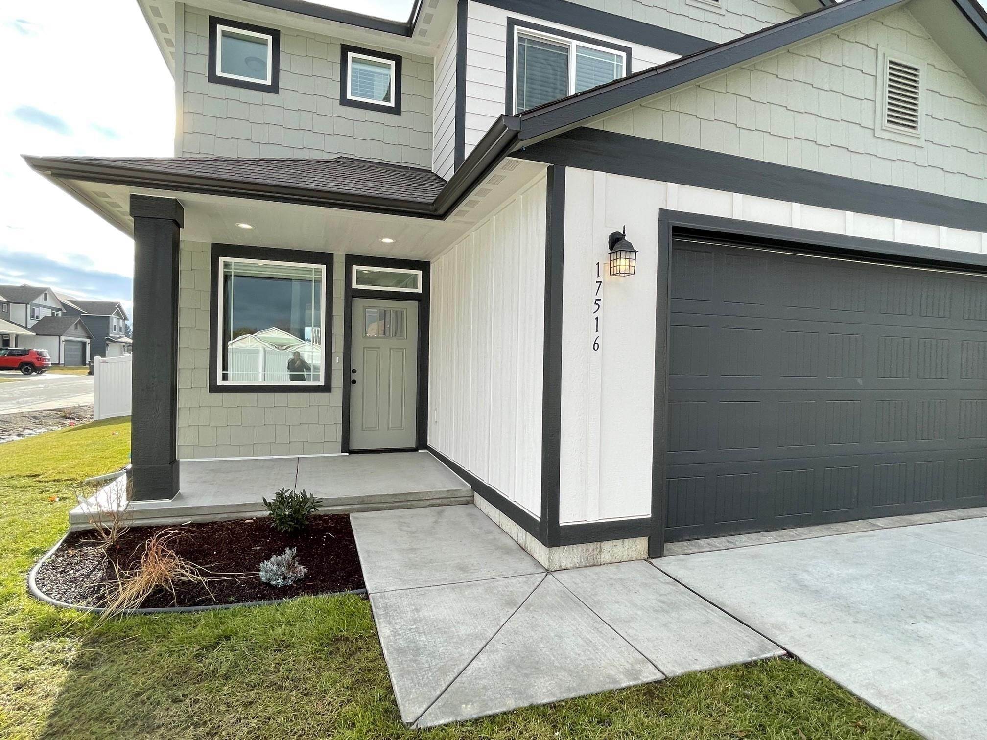 3. Single Family Homes for Sale at 17516 E Desmet Avenue Spokane Valley, Washington 99016 United States