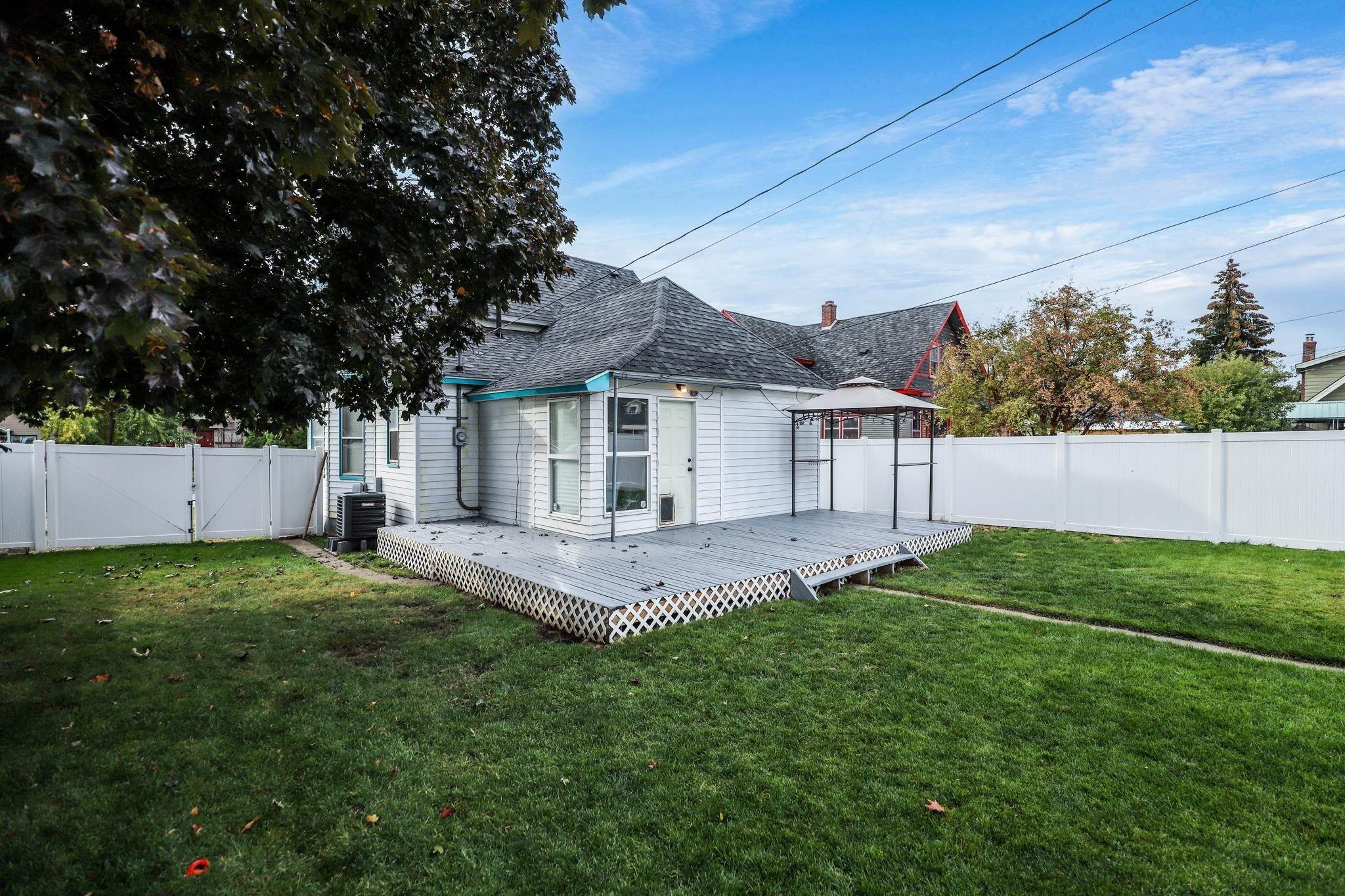 5. Single Family Homes for Sale at 1714 W Augusta Avenue Spokane, Washington 99205 United States