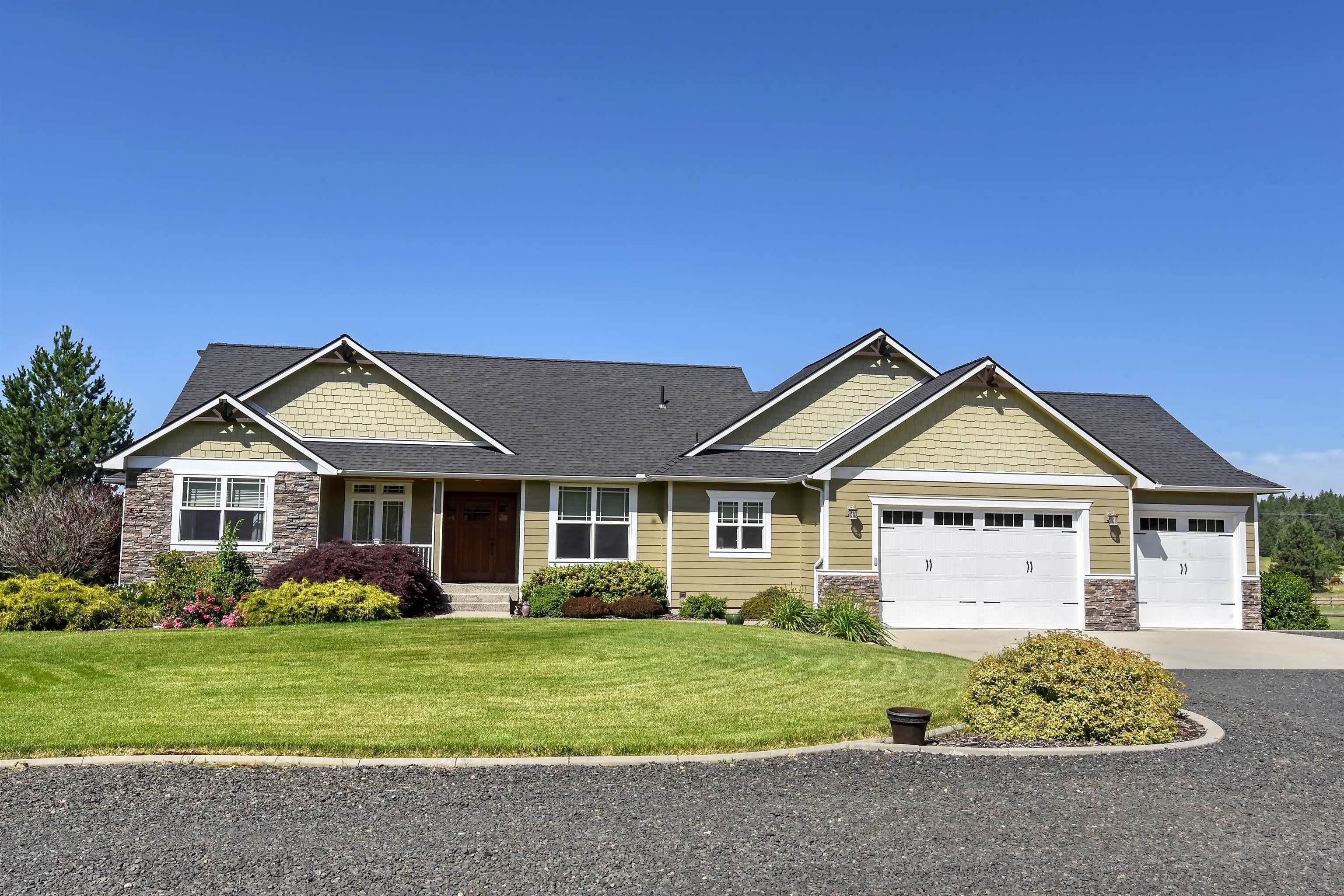 3. Single Family Homes for Sale at 33111 N Whitetail Lane Chattaroy, Washington 99003 United States