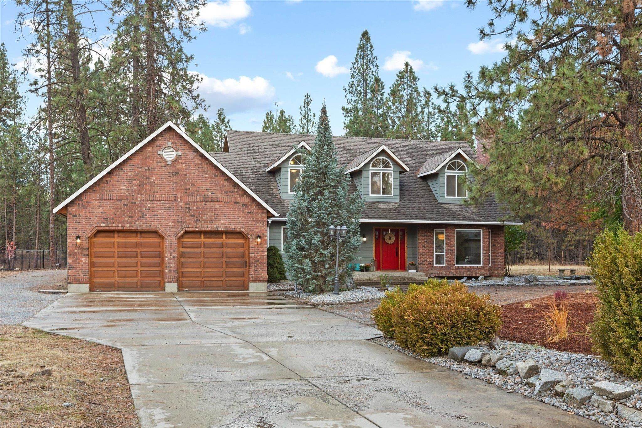 Single Family Homes for Sale at 9915 W Tormey Road Nine Mile Falls, Washington 99026 United States