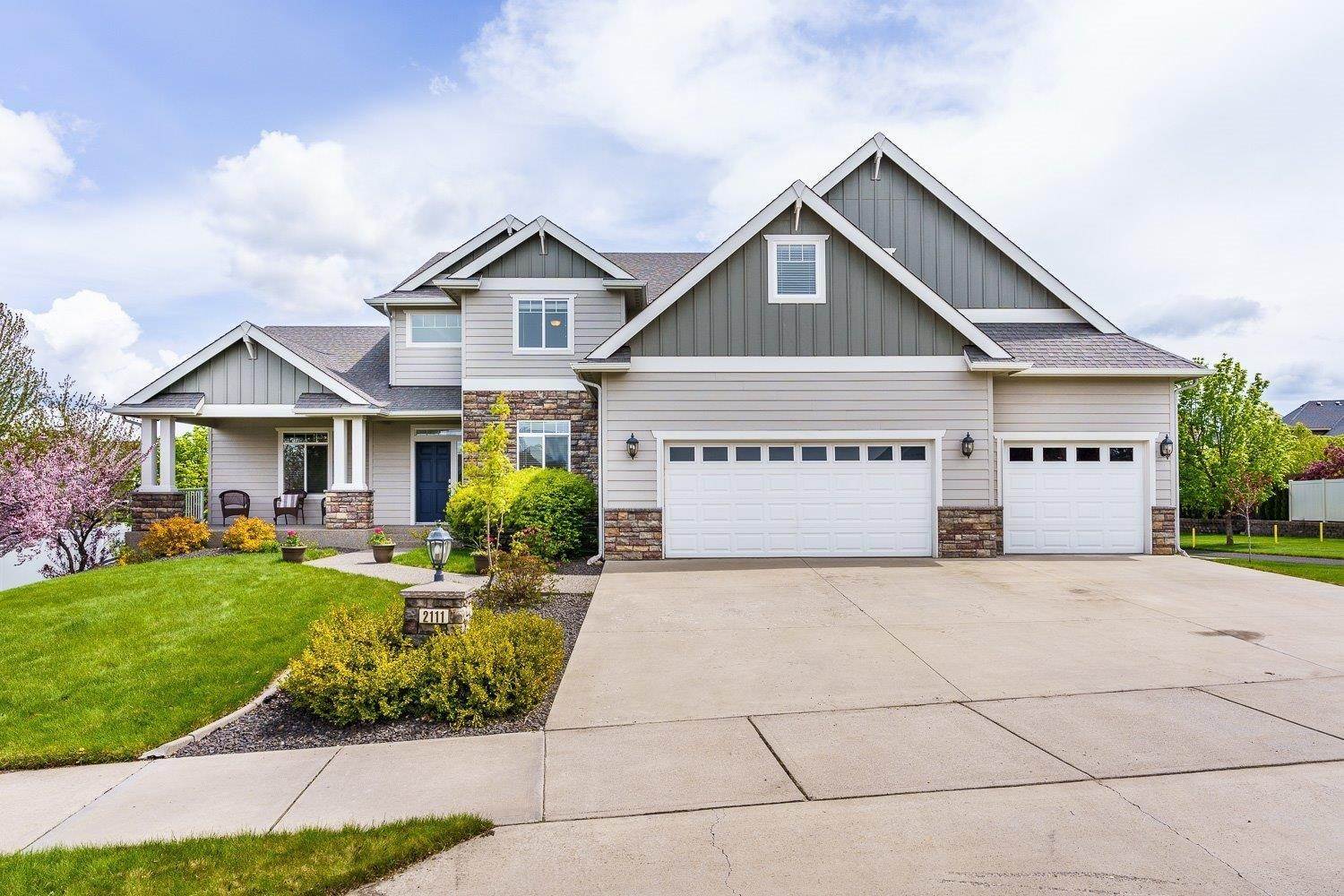 Single Family Homes for Sale at 2111 S Dusk Lane Greenacres, Washington 99016 United States