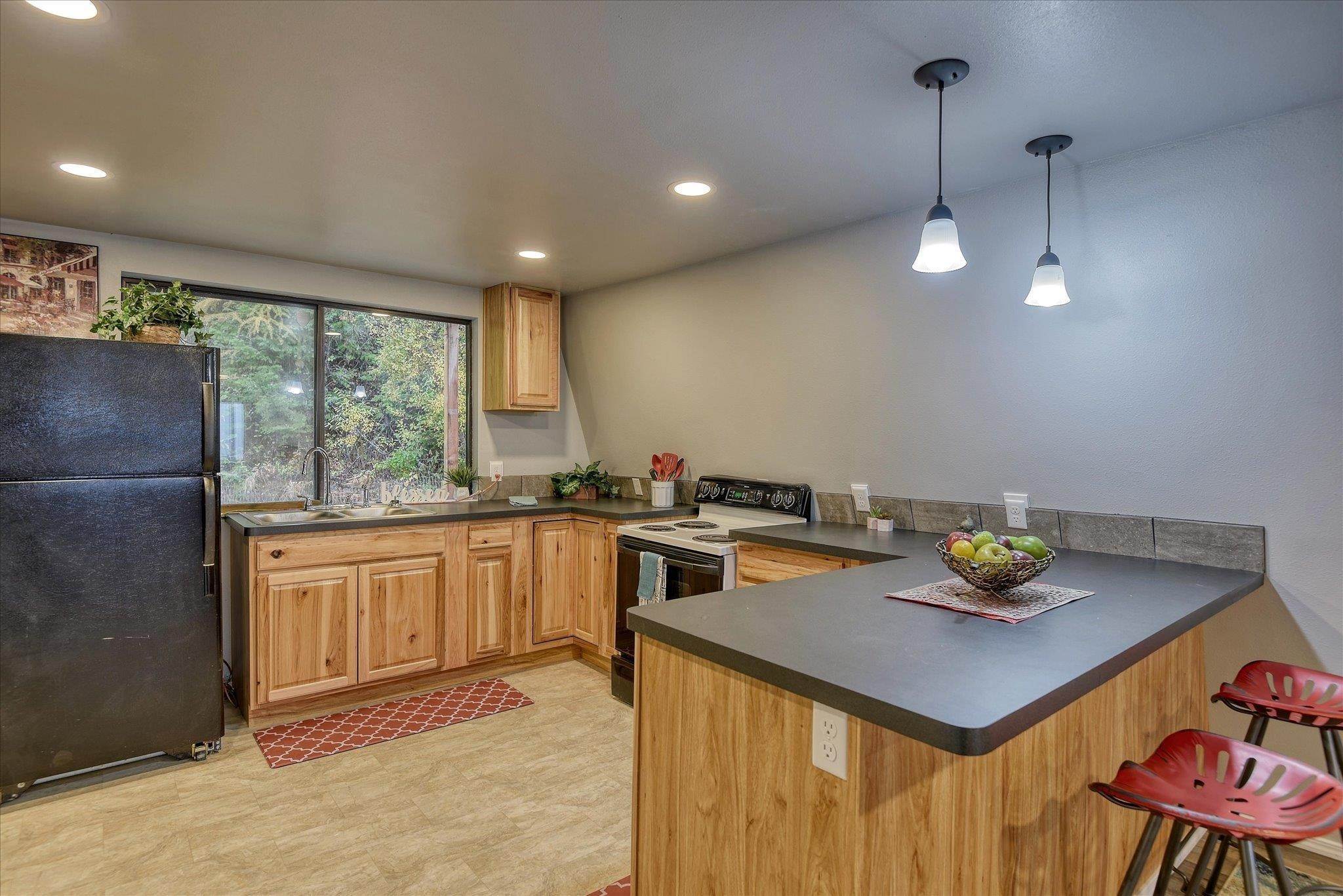 10. Single Family Homes for Sale at 12010 N Judkins Road Spokane, Washington 99217 United States