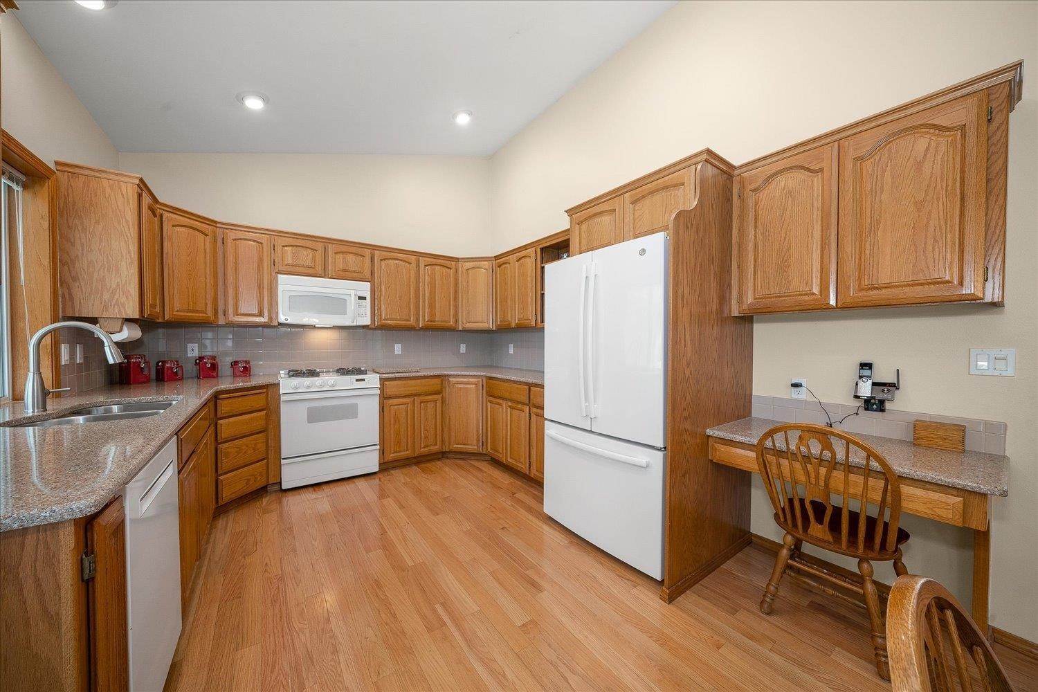 8. Single Family Homes for Sale at 4602 E Woodglen Road Mead, Washington 99021 United States