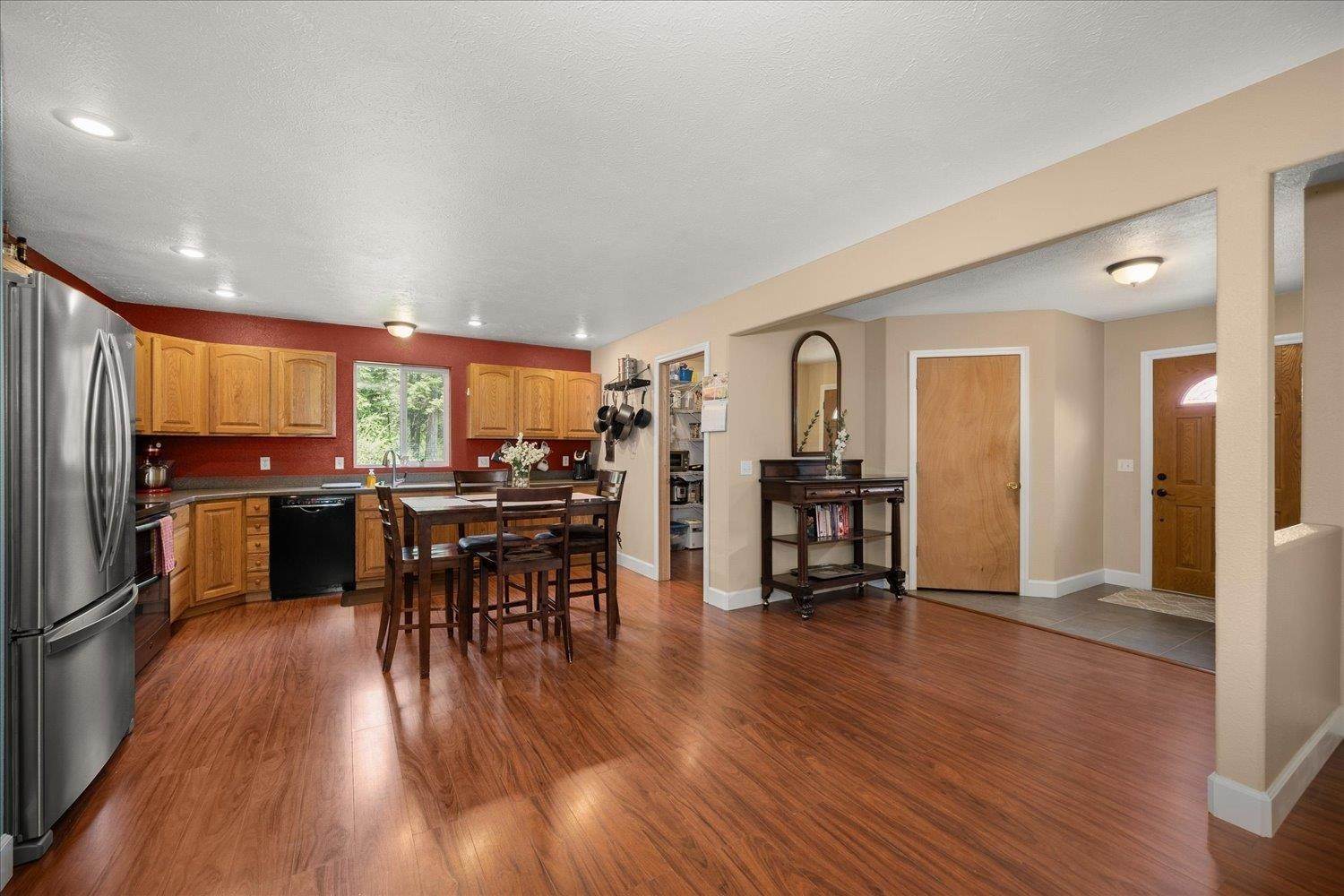 14. Single Family Homes for Sale at 264 Davis Lake Road Usk, Washington 99180 United States