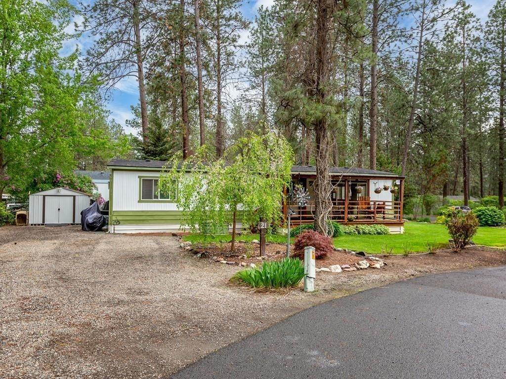 5. Single Family Homes for Sale at 8900 S Mullen Hill Road Spokane, Washington 99224 United States