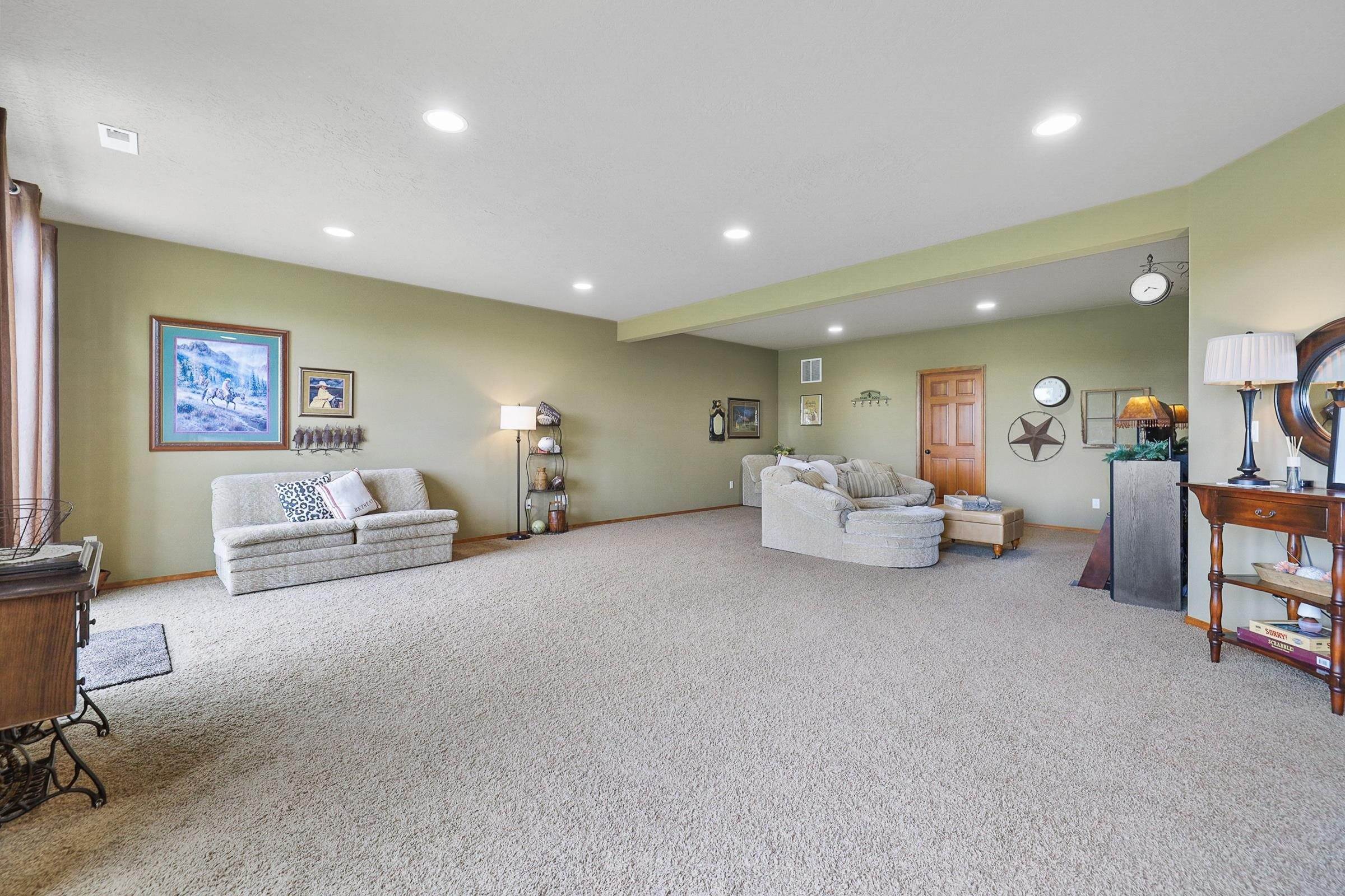 20. Single Family Homes for Sale at 904 W Stirlingview Drive Spokane, Washington 99224 United States