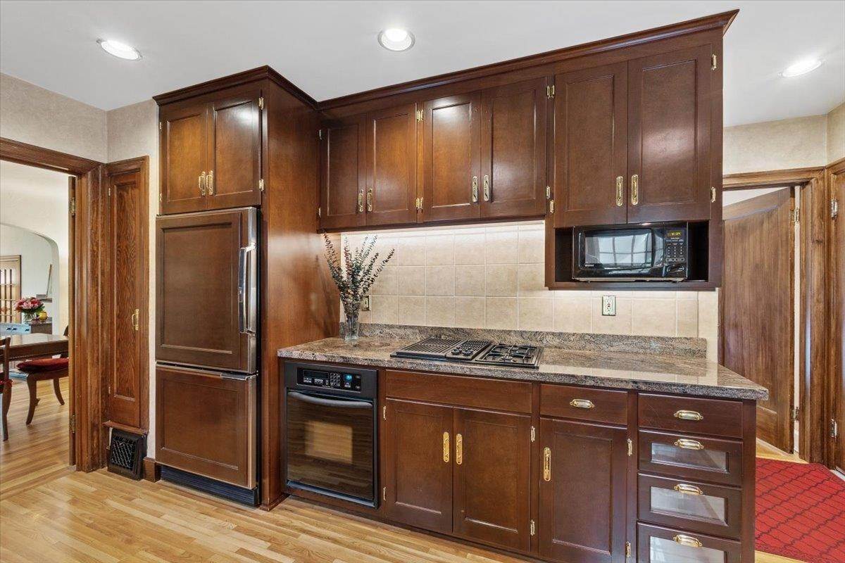 15. Single Family Homes for Sale at 1415 E 18th Avenue Spokane, Washington 99203 United States