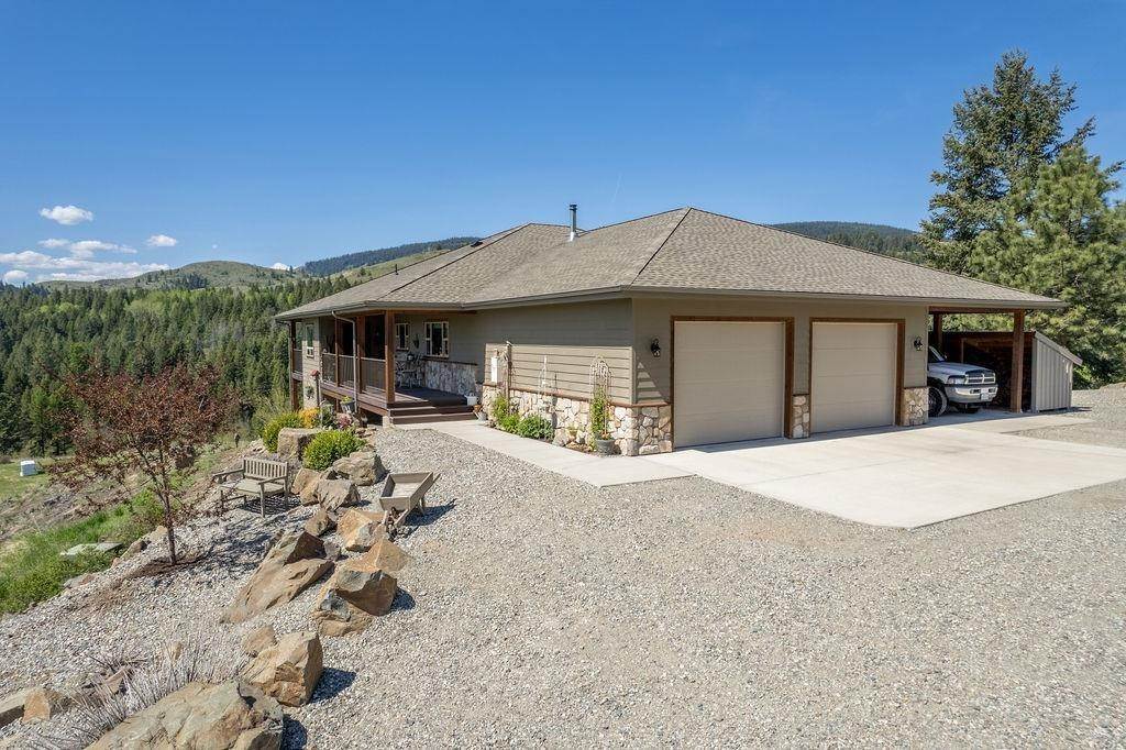6. Single Family Homes for Sale at 354 Vulcan Mountain Road Curlew, Washington 99118 United States