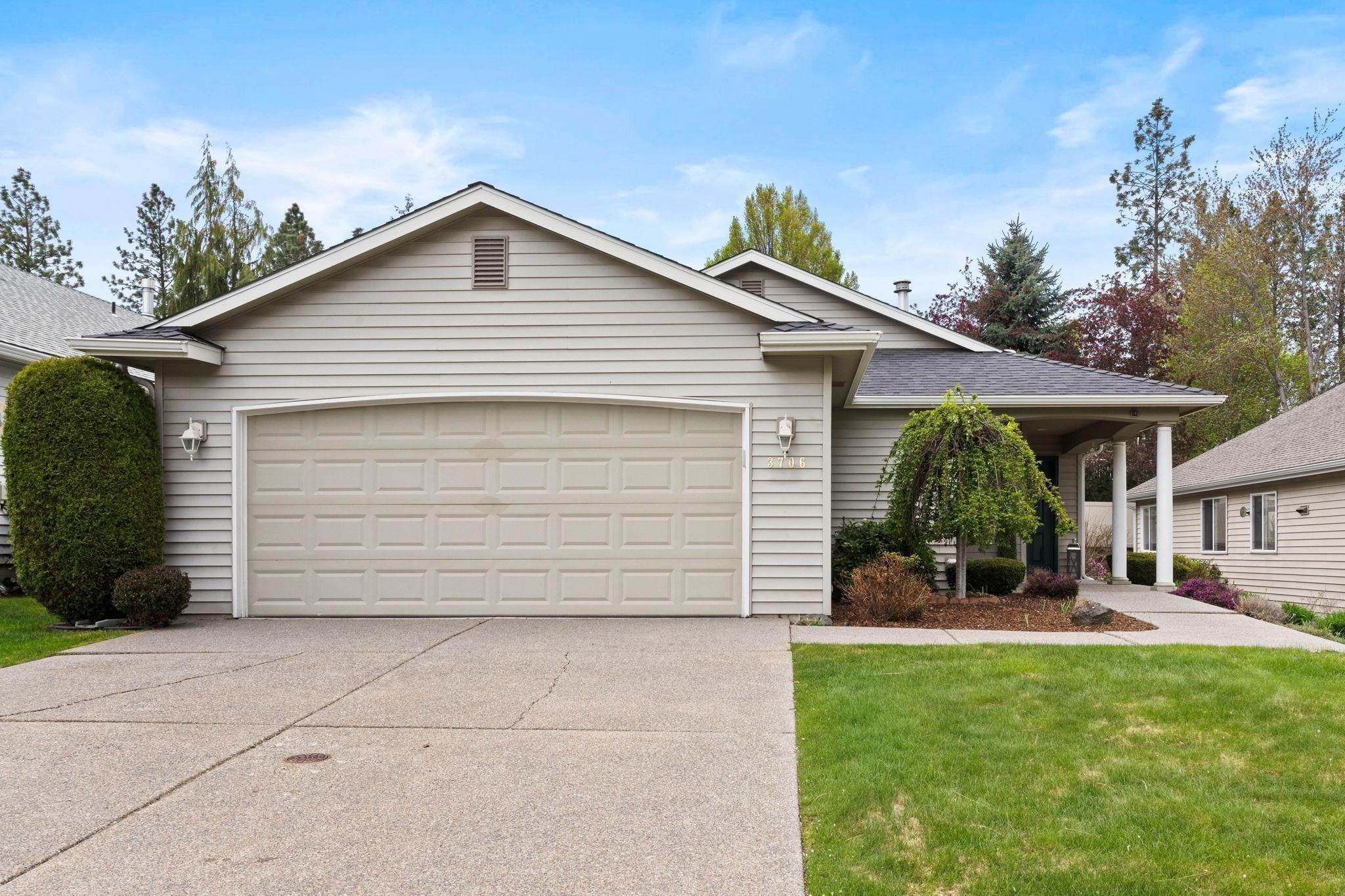 2. Single Family Homes for Sale at 3706 E Alexandra Lane Spokane, Washington 99223 United States