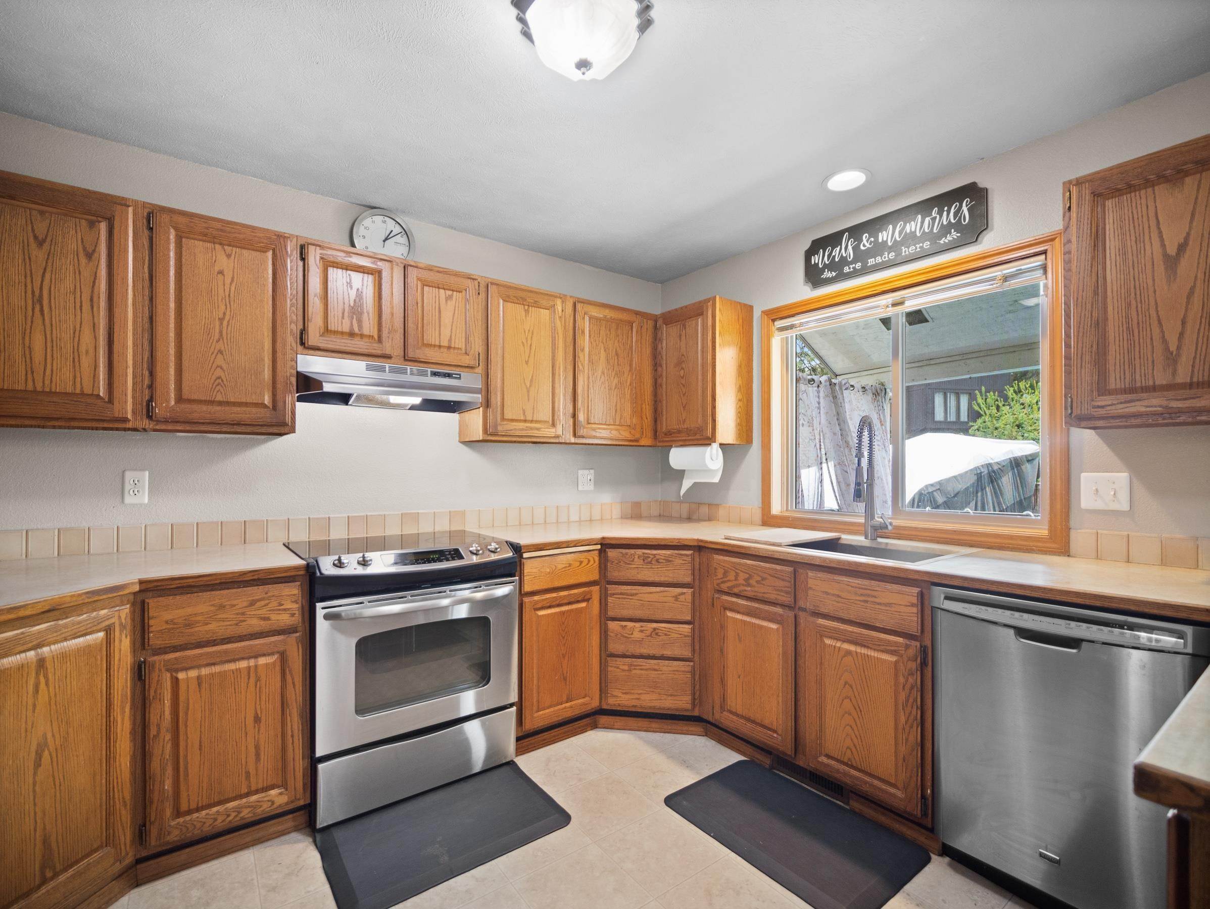 10. Single Family Homes for Sale at 3319 W 21st Avenue Spokane, Washington 99224 United States
