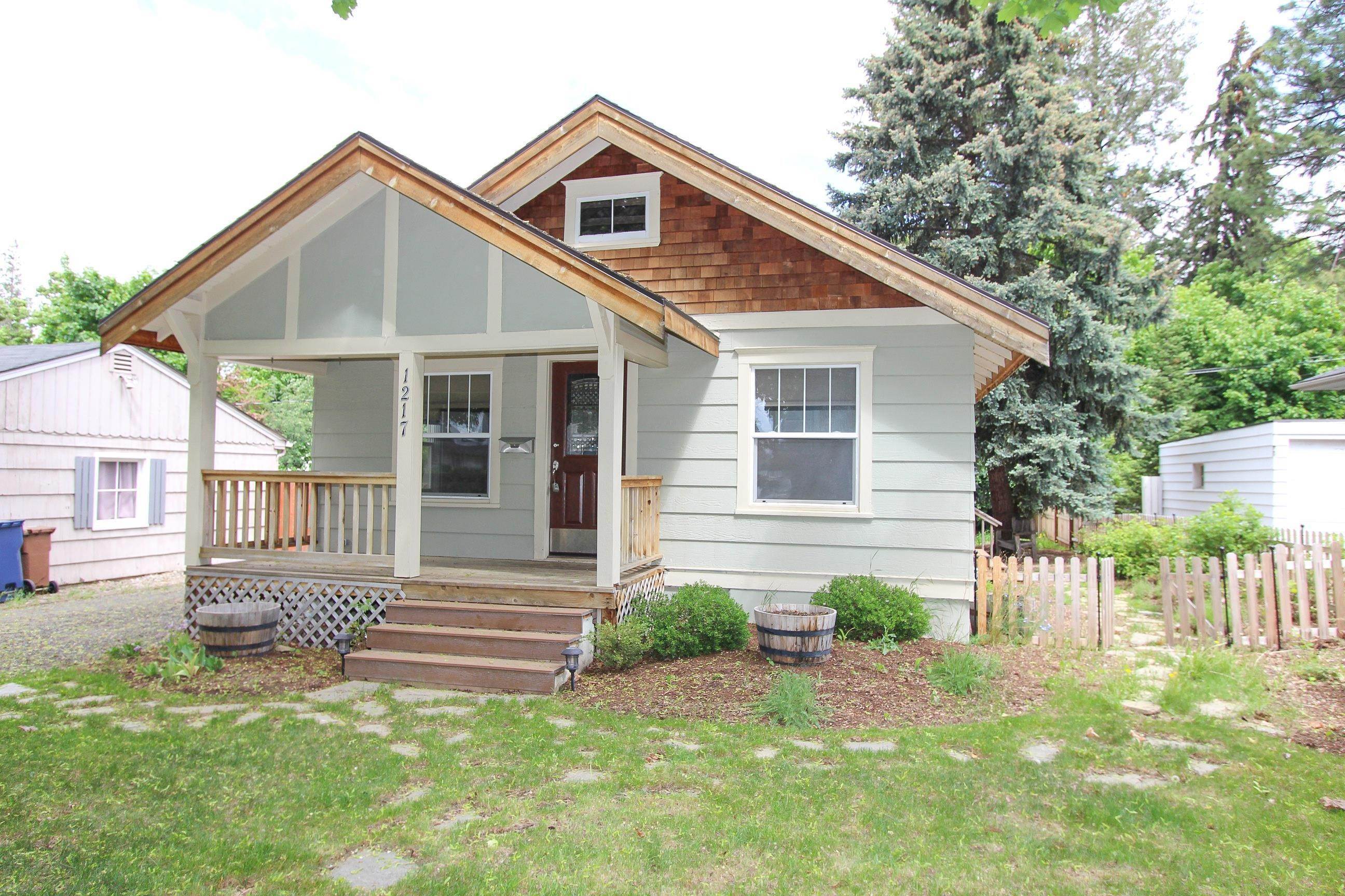 2. Single Family Homes for Sale at 1217 E 33rd Avenue Spokane, Washington 99203 United States