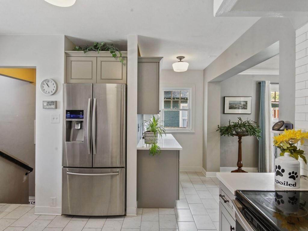 8. Single Family Homes for Sale at 525 E 25th Avenue Spokane, Washington 99203 United States