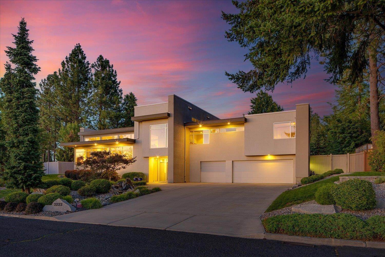 Single Family Homes for Sale at 3223 S High Drive Spokane, Washington 99203 United States