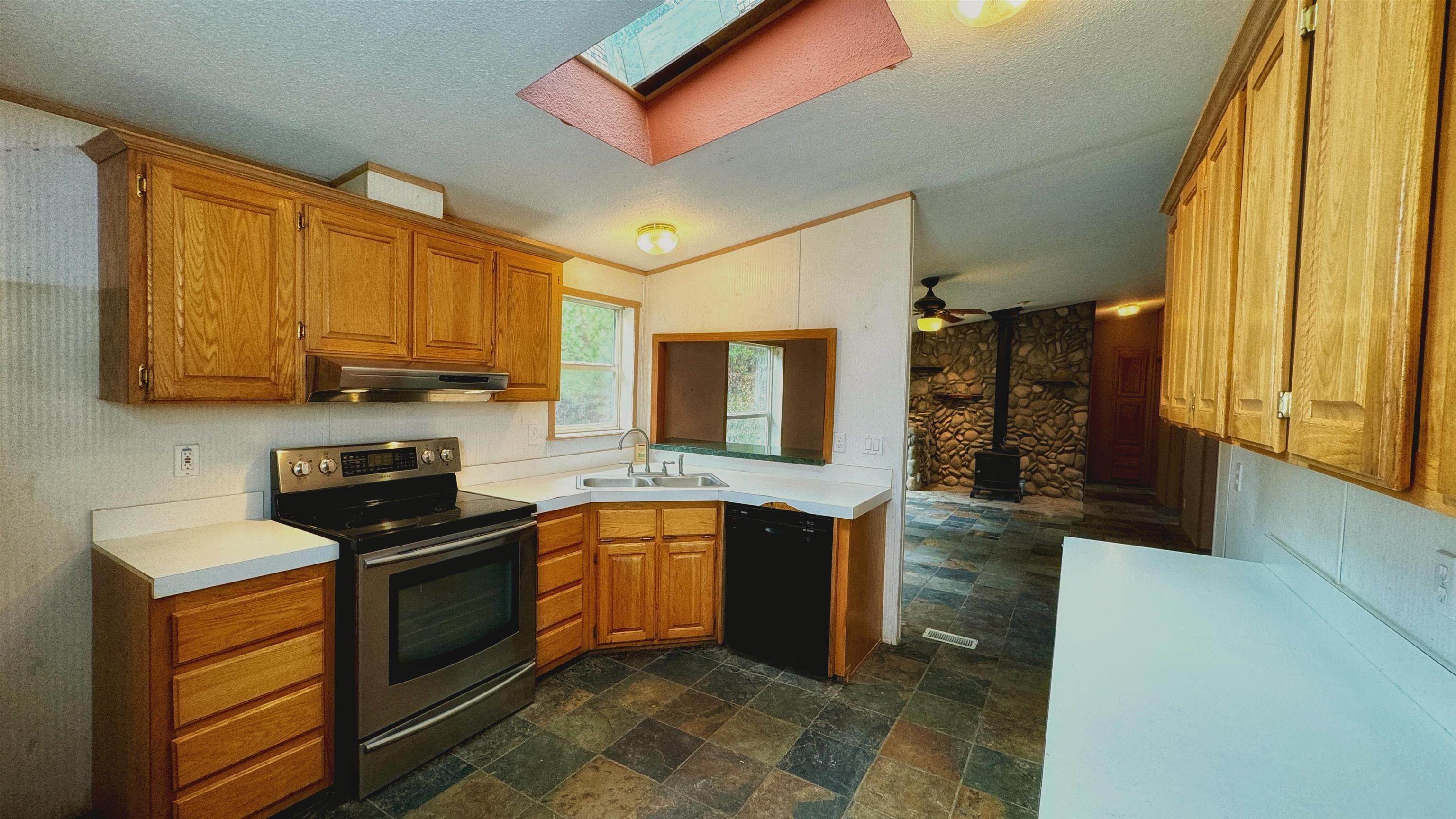 6. Single Family Homes for Sale at 715 S Idaho Road Liberty Lake, Washington 99019 United States