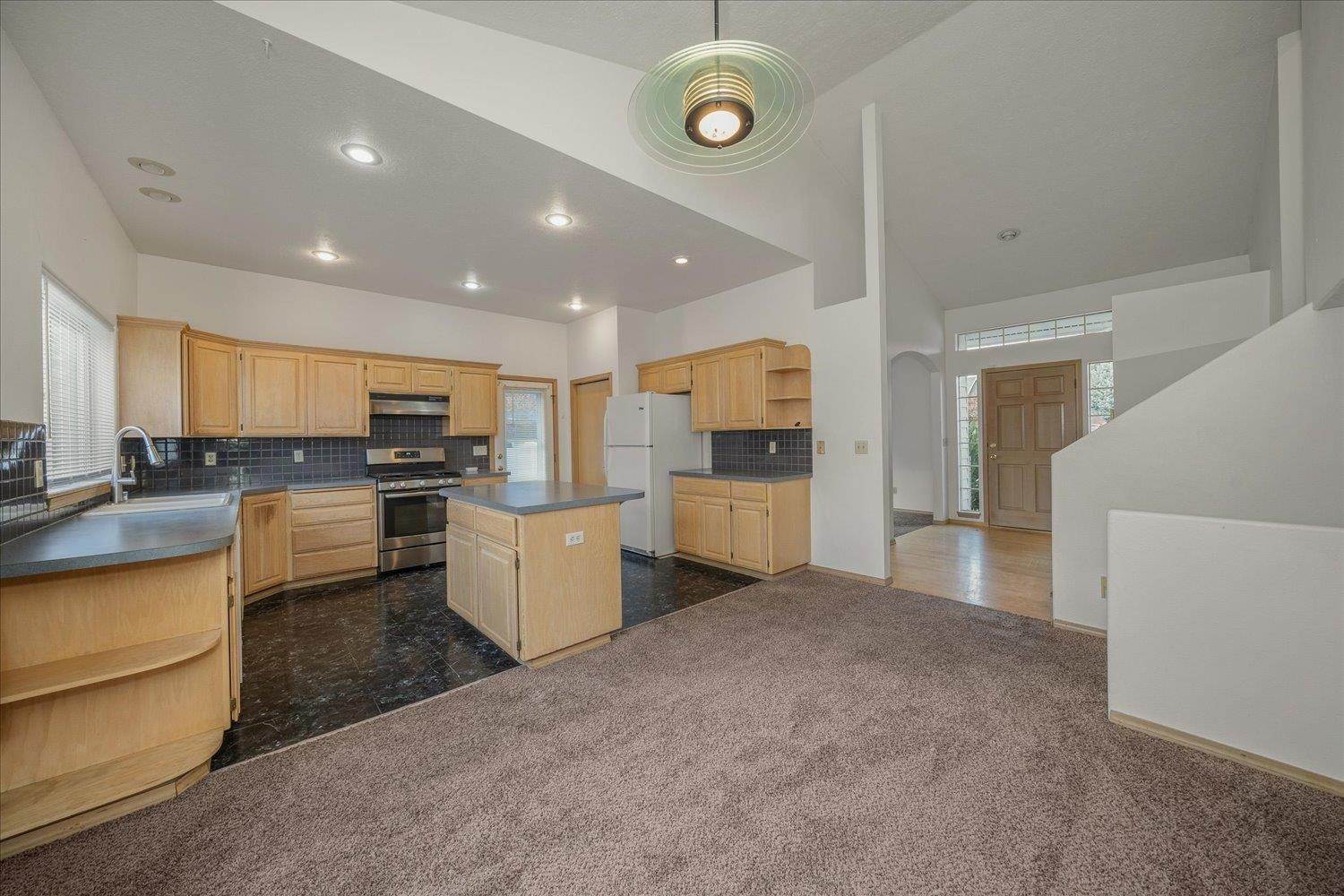 8. Single Family Homes for Sale at 13910 E 26th Avenue Spokane Valley, Washington 99037 United States