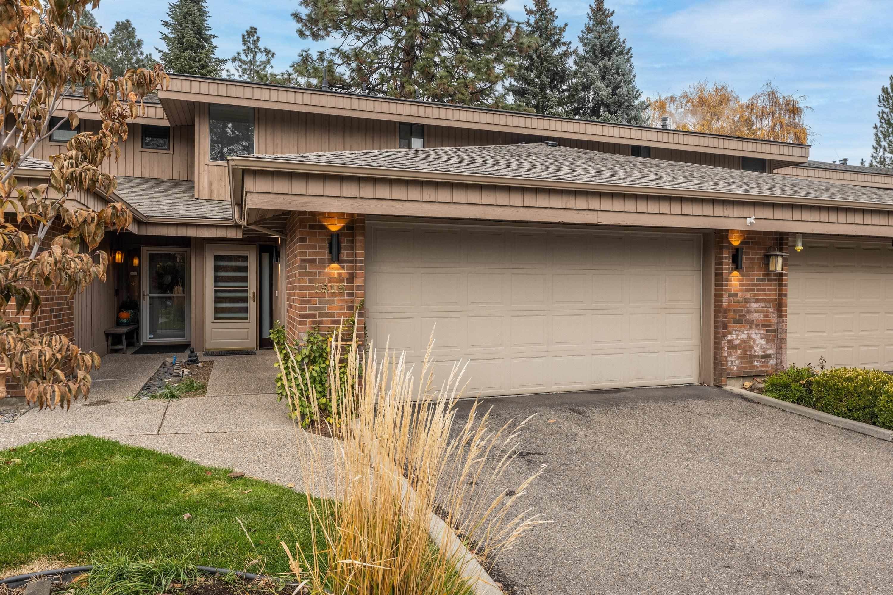 2. Single Family Homes for Sale at 1513 E Cambridge Lane Spokane, Washington 99203 United States