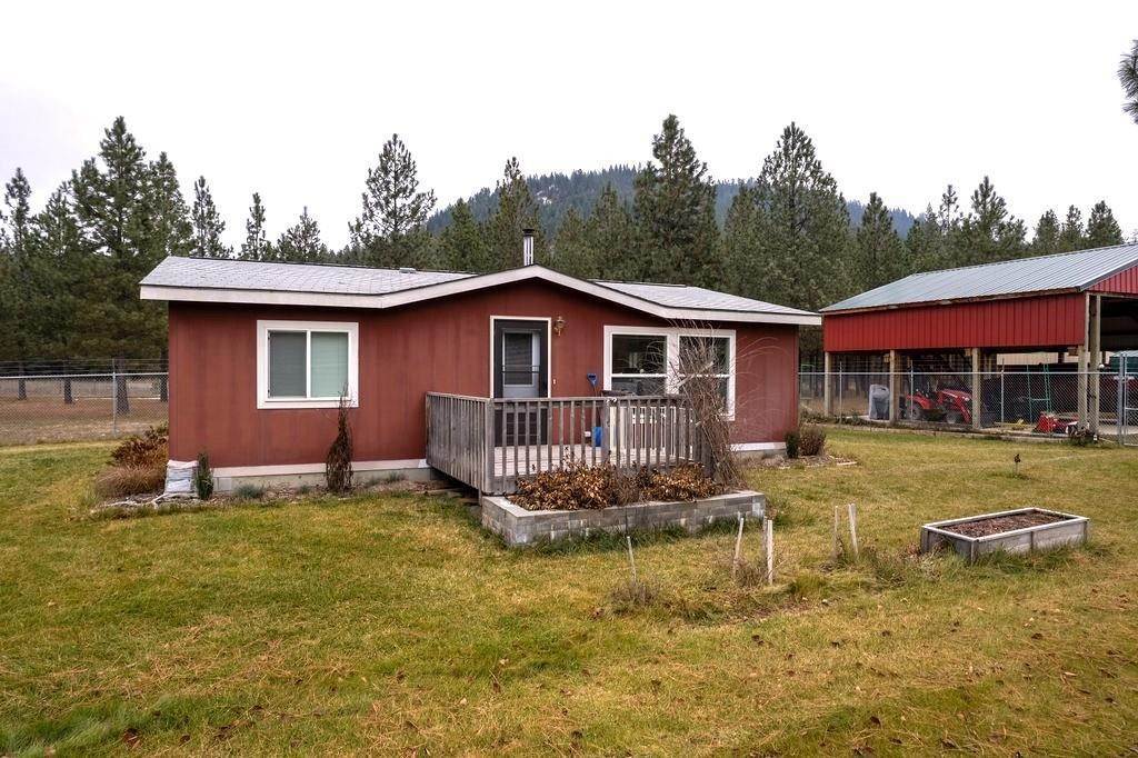 2. Single Family Homes for Sale at 3874 Powers Road Loon Lake, Washington 99148 United States