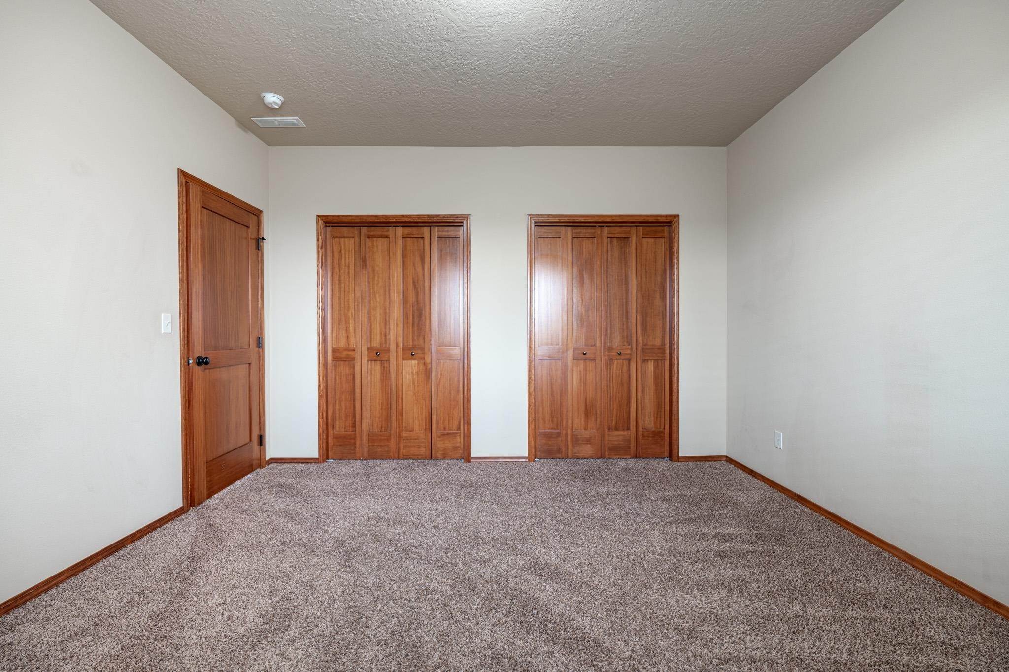15. Single Family Homes for Sale at 5403 S Blueridge Drive Spokane, Washington 99224 United States