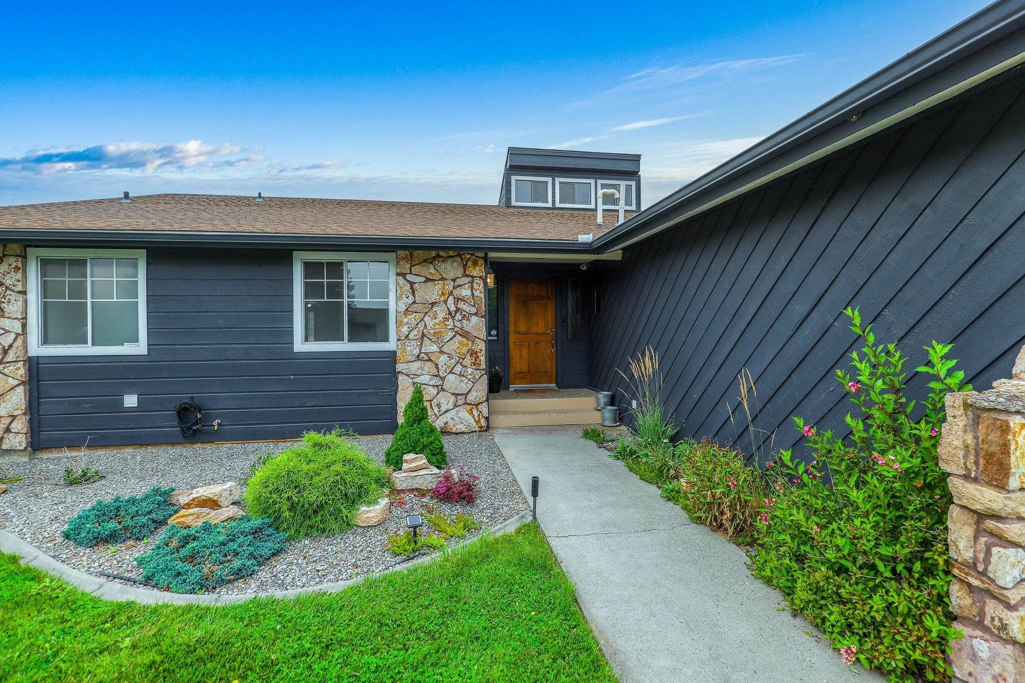 10. Single Family Homes for Sale at 4206 S Sunderland Drive Spokane Valley, Washington 99206 United States